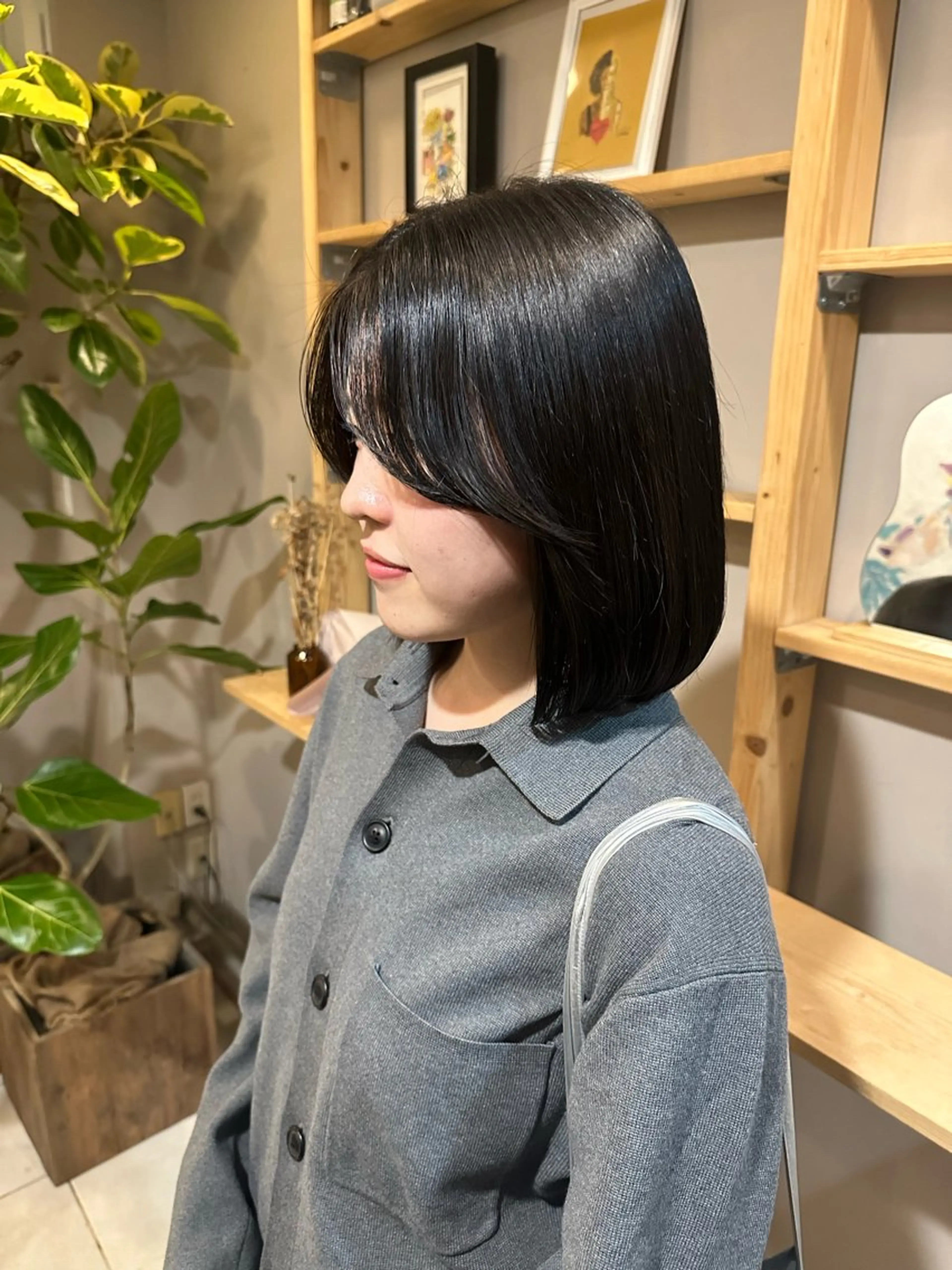 ミディアム 顔周りカット カット 似合わせカット🫧 吉見衣生のヘアスタイル