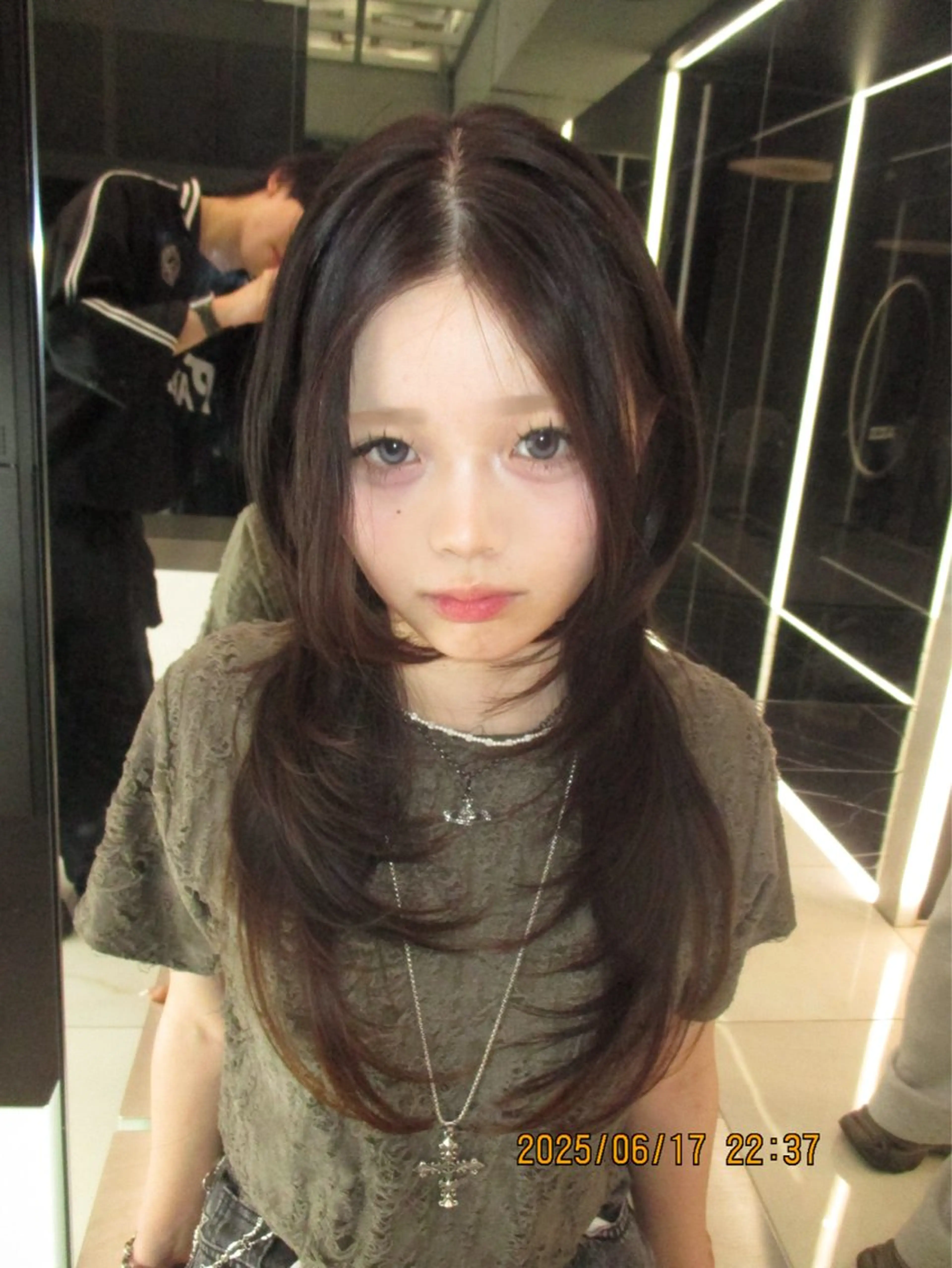 ロング 韓国風ヘア レイヤーカット ふかじ/複雑履歴修正 縮毛矯正ブリーチのヘアスタイル