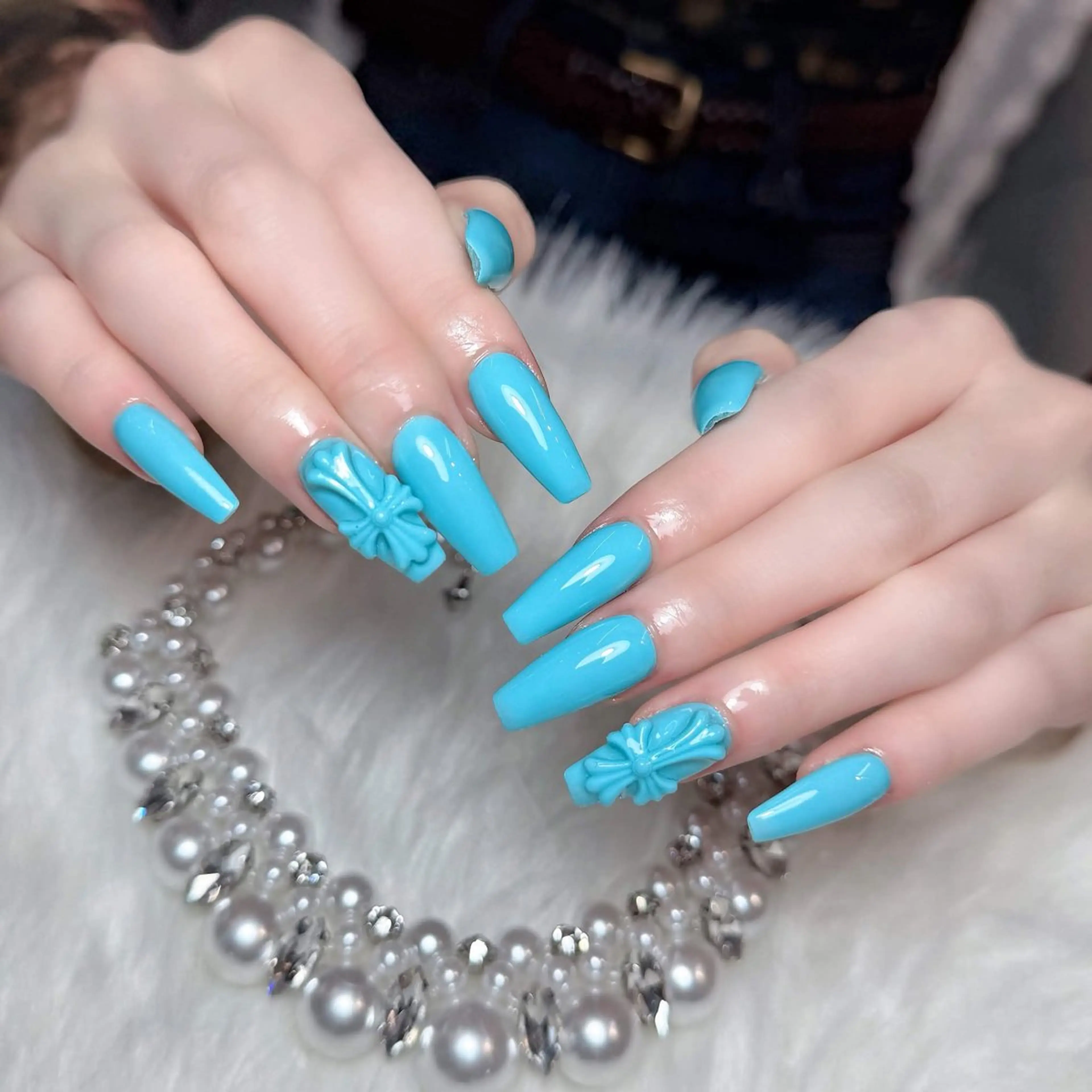 ネイル オーロラネイル チークネイル 桜ネイル クリアネイル ドット ハンドネイル Rin Nail 新大久保店のネイルデザイン