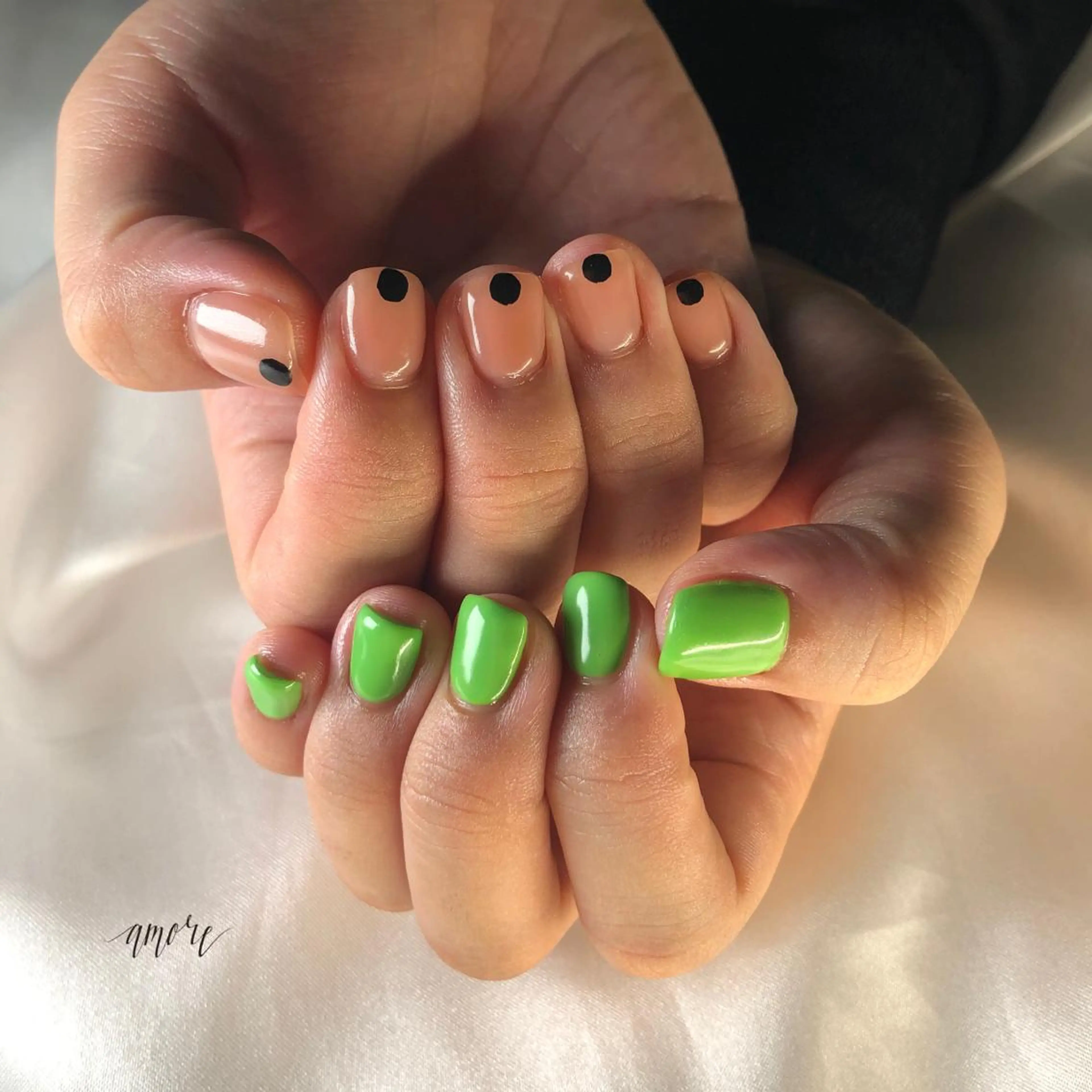 ネイル ジェルネイル 氷ネイル・うるうるネイル マグネットネイル ミラーネイル ニュアンスネイル You kyehwaのネイルデザイン