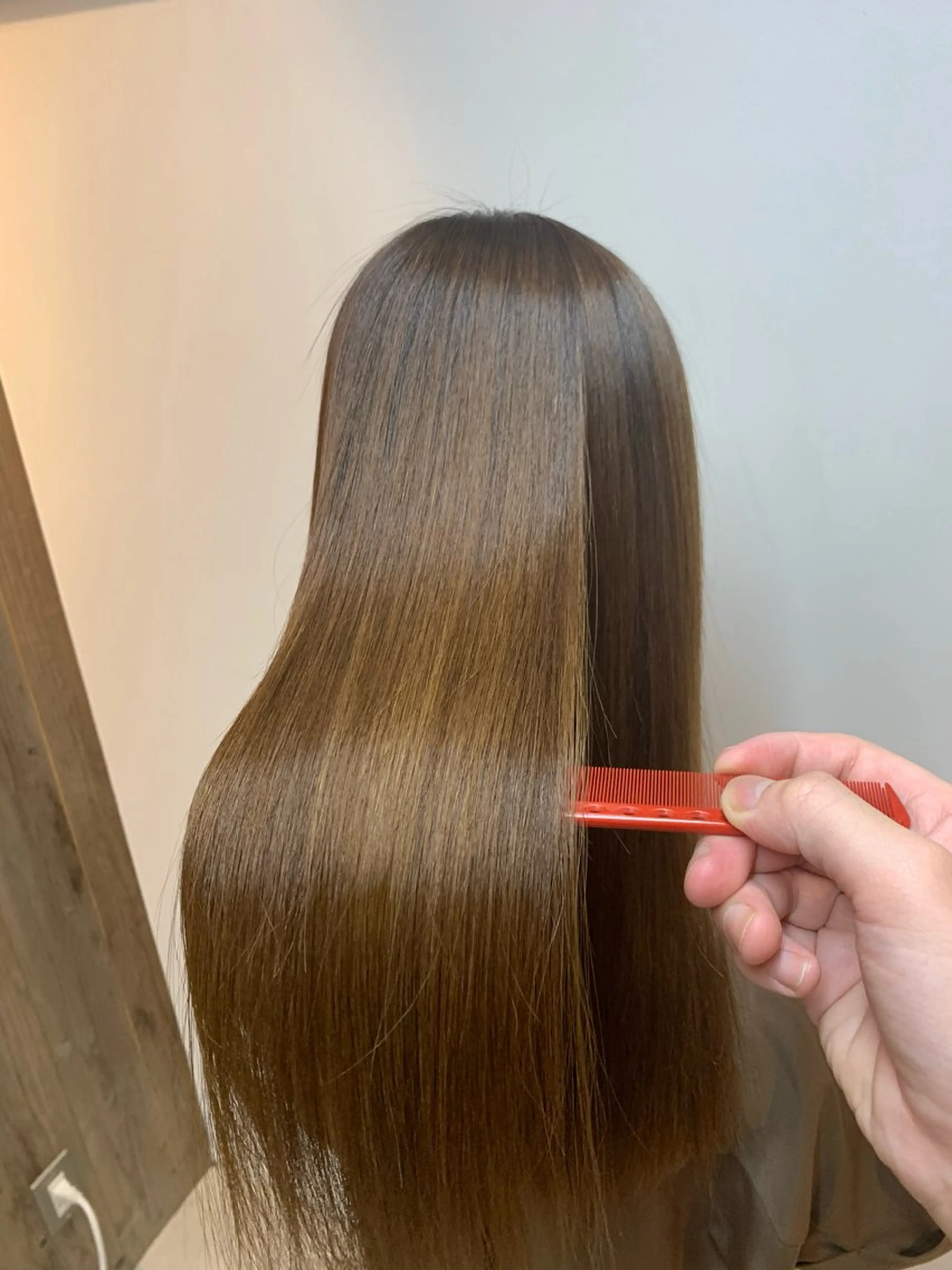 セミロング カット ヘアカラー トリートメント 髪質改善特化🔥縮毛 、美髪形成のプロ✂️のヘアスタイル