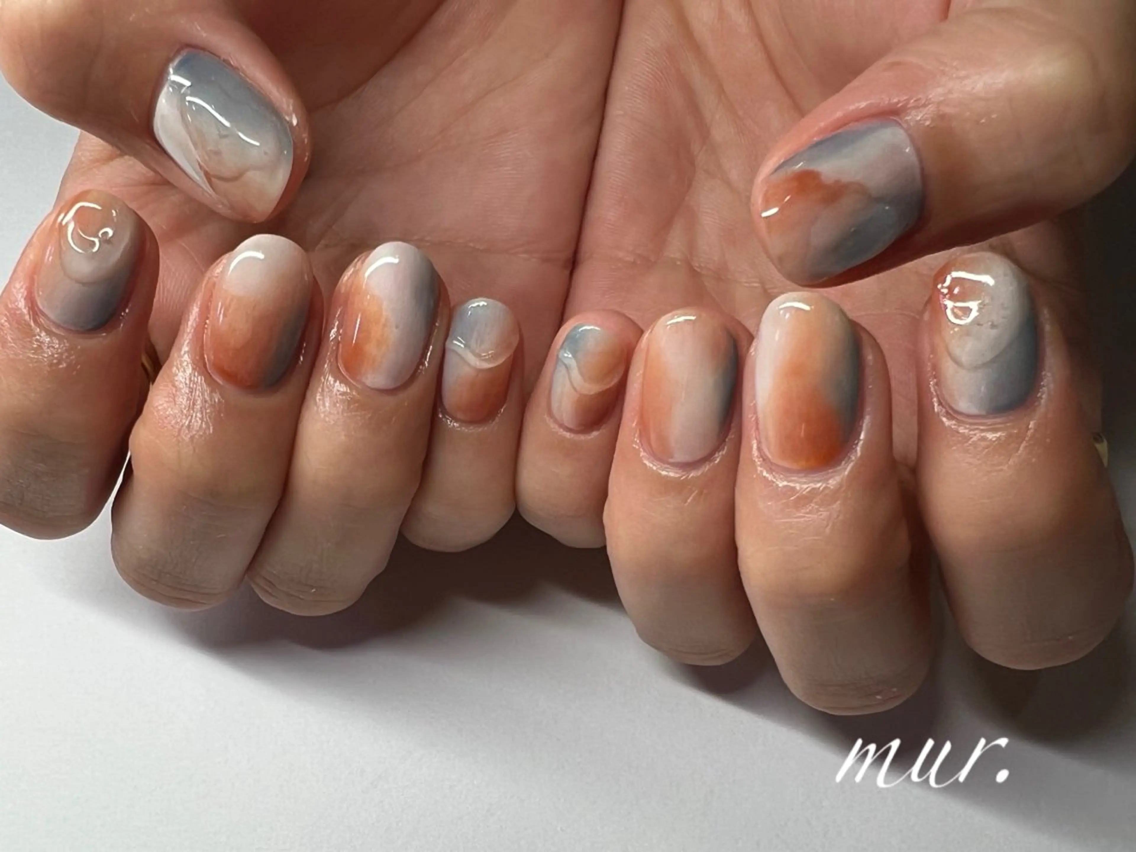 ネイル ブルー ジェルネイル ニュアンスネイル オフィスネイル ぷっくりネイル nailsalon mur.のネイルデザイン