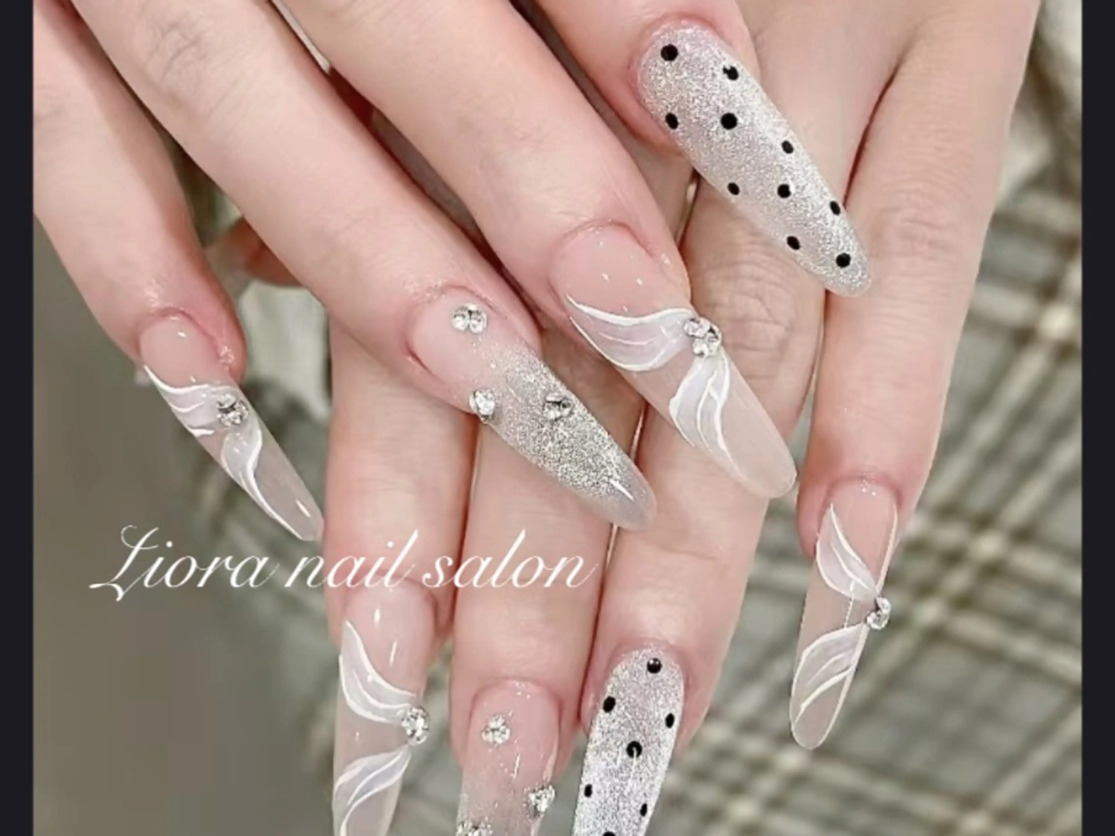 ネイル フレンチネイル ジェルネイル ガーリー グラデーション キラキラネイル ハンドネイル Liora nail スカルプ専門店のネイルデザイン