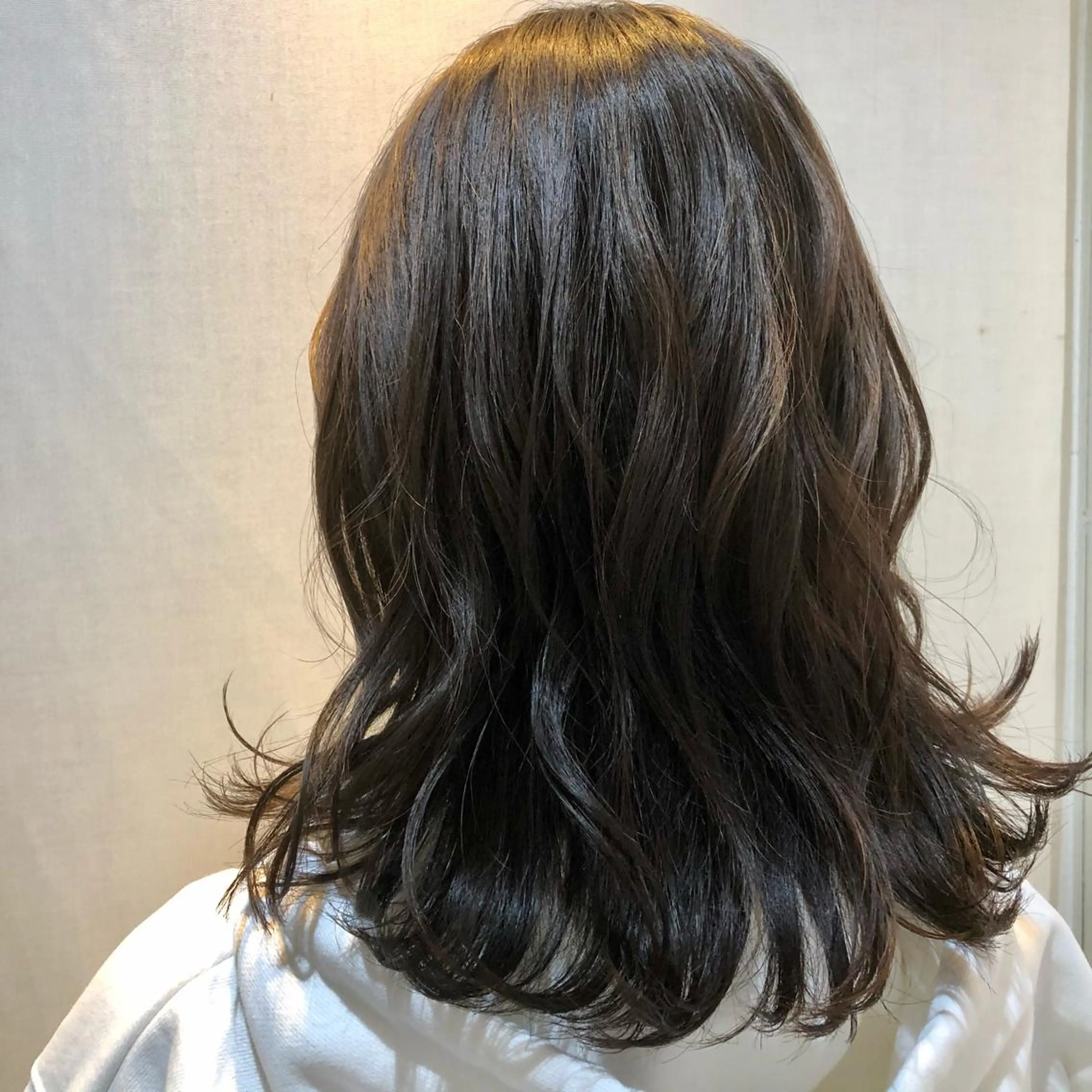 ミディアム 鶴﨑 美優亜のヘアスタイル