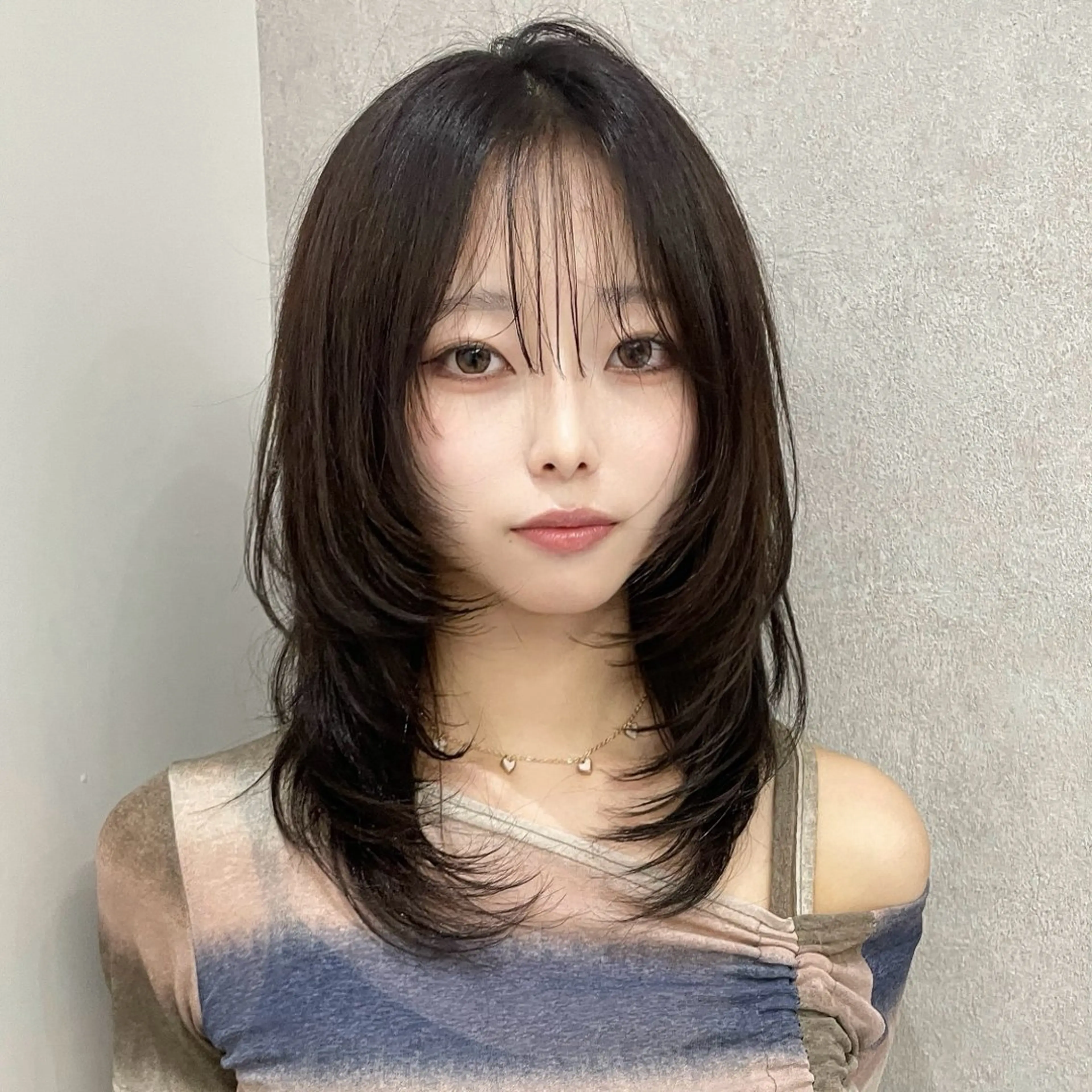ミディアム ハッシュカット 韓国風ヘア カット ヘアカラー トリートメント ヘッドスパ ヘアセット ハッシュカット🖤✨ 顔周り/韓国ヘアのヘアスタイル