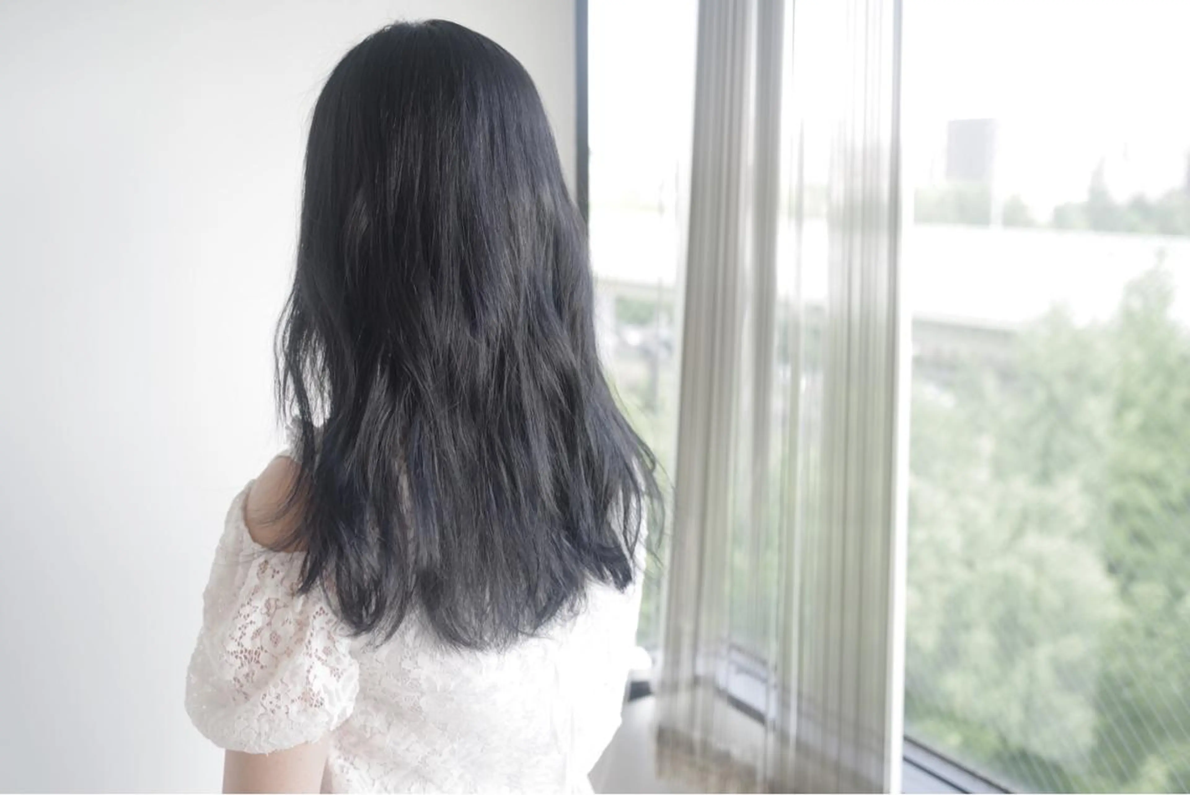 ロング カラー ヘアアレンジ ブリーチ ブルーカラー ブルージュ ブリーチなしカラー マンツーマン施術🦋 ayajuのヘアスタイル