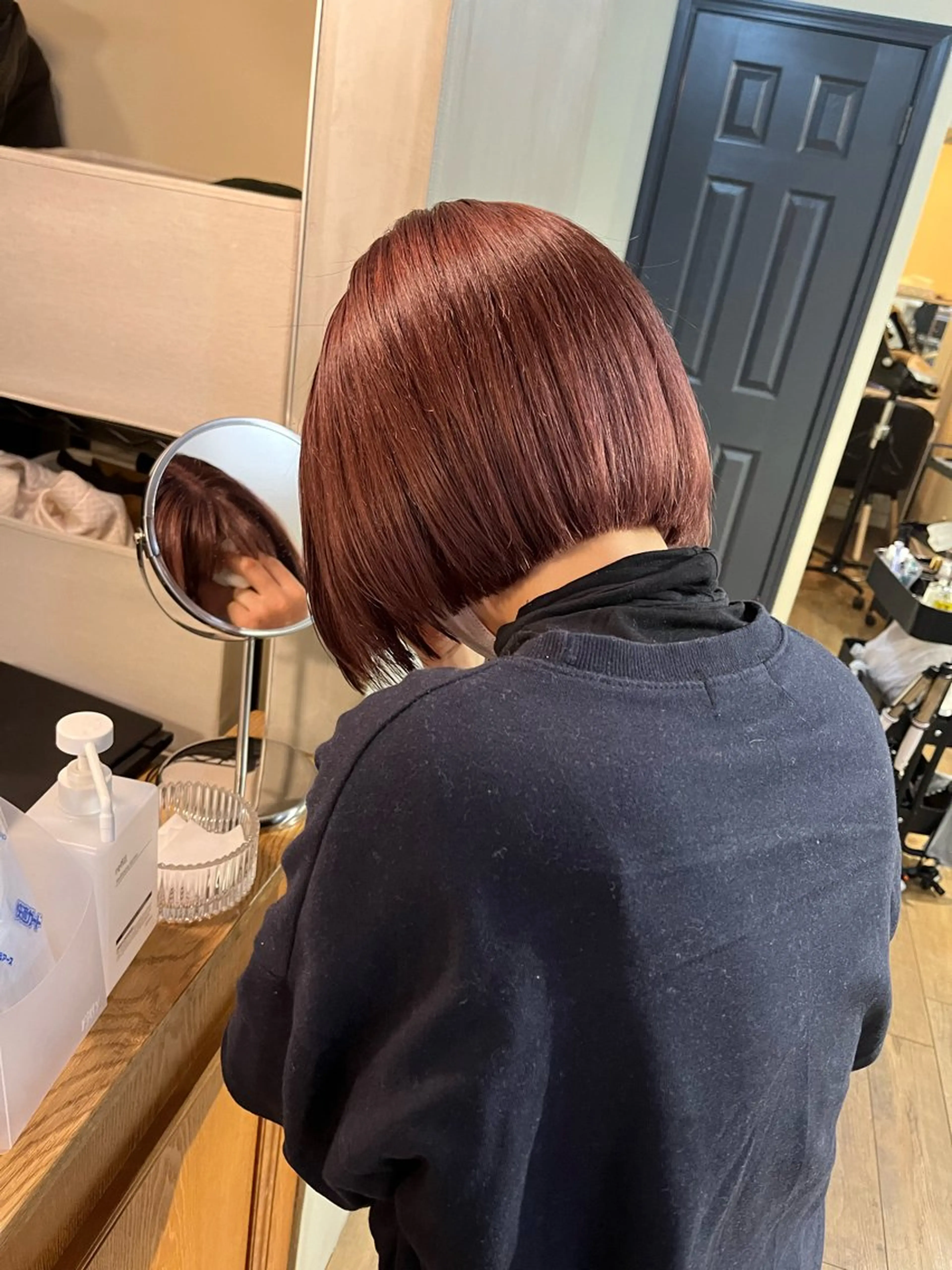 ショート カラー ブリーチ ボブ カット ヘアカラー 薬院:今泉/上川美幸 ボブ/顔周りレイヤーのヘアスタイル
