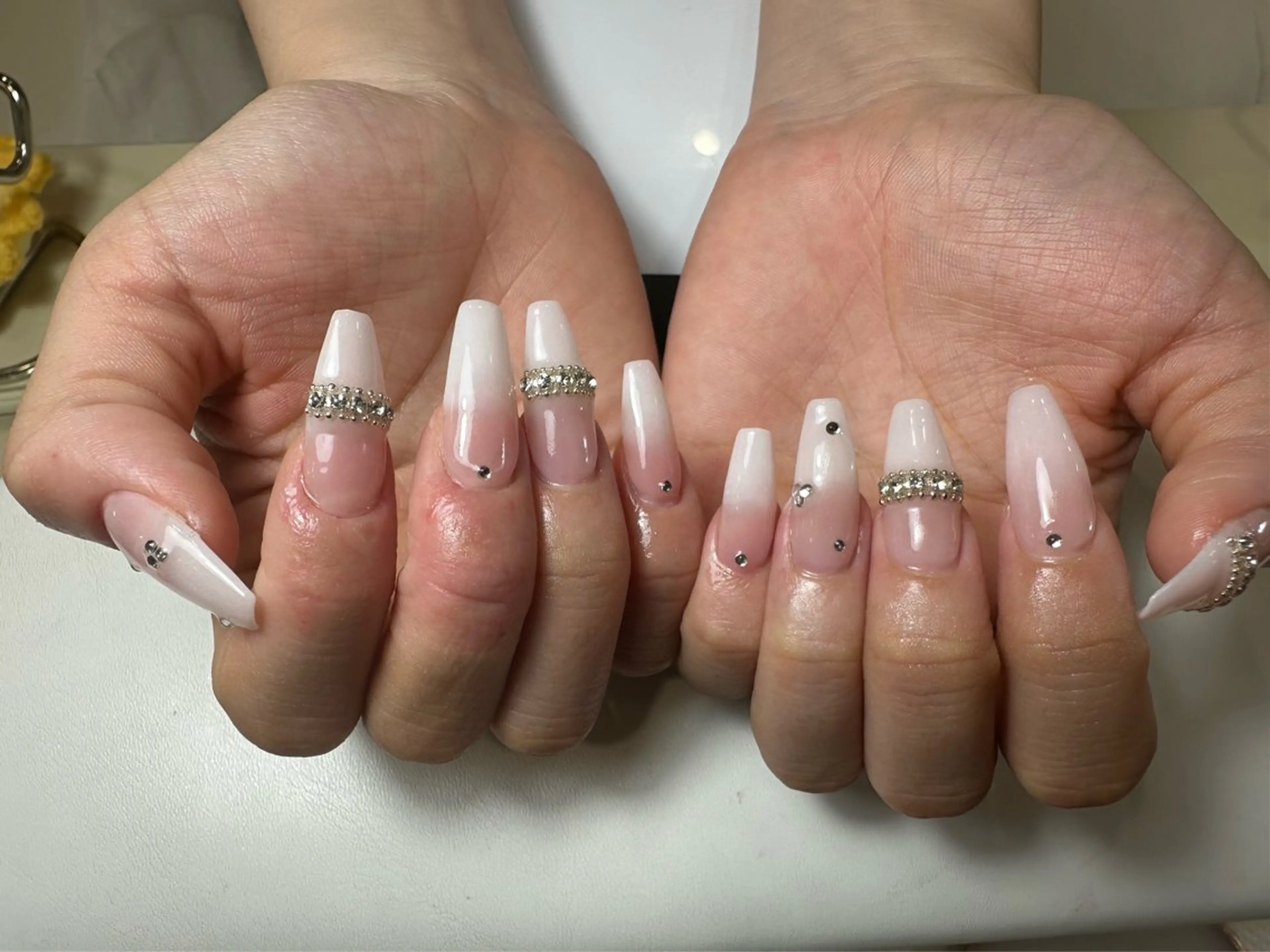 ネイル グラデーション ハンドネイル ハンドケア LyymSalon _rinのネイルデザイン