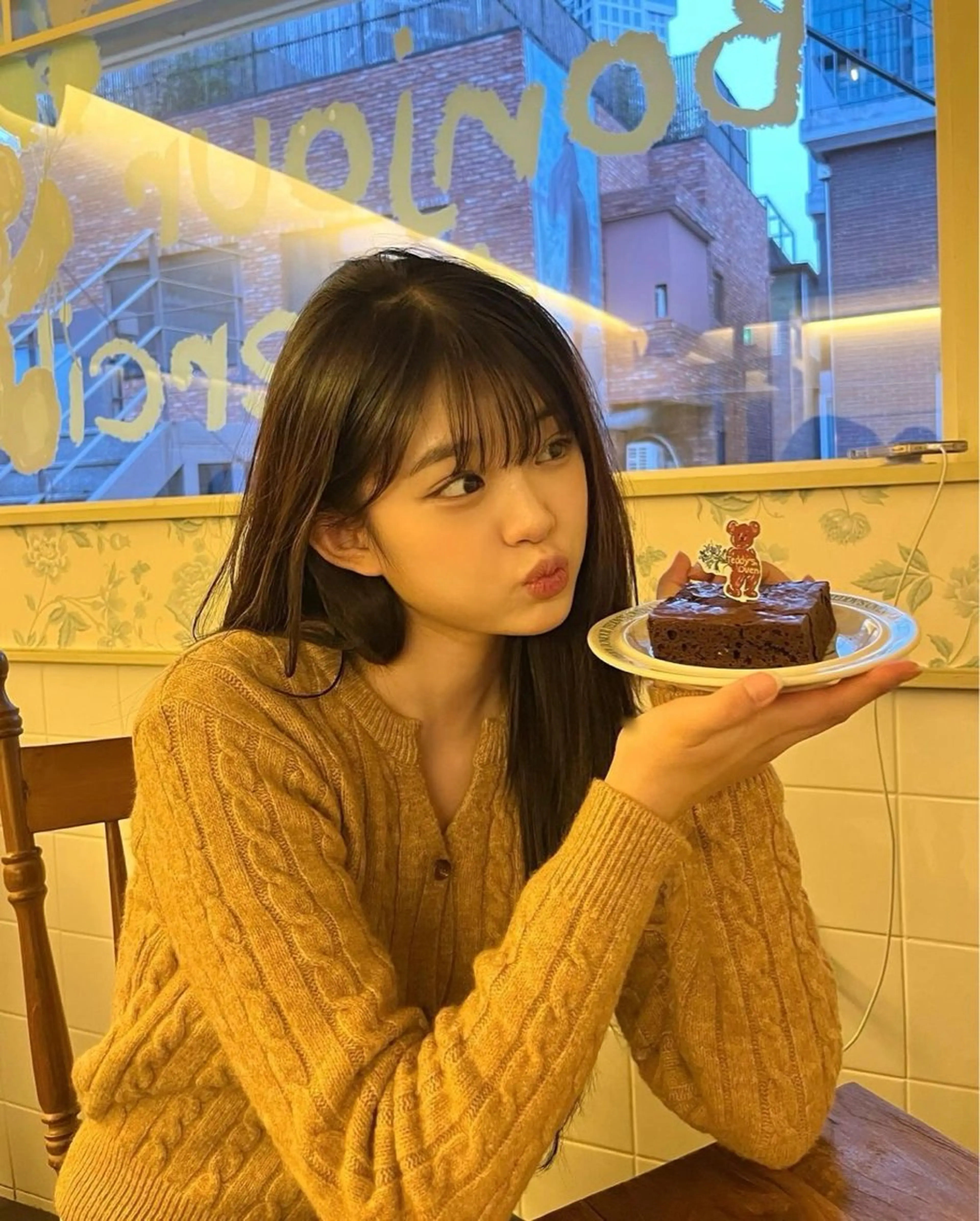 ロング カラー カット ヘアカラー トリートメント 莉乃/縮毛矯正/髪質 改善/艶カラーのヘアスタイル