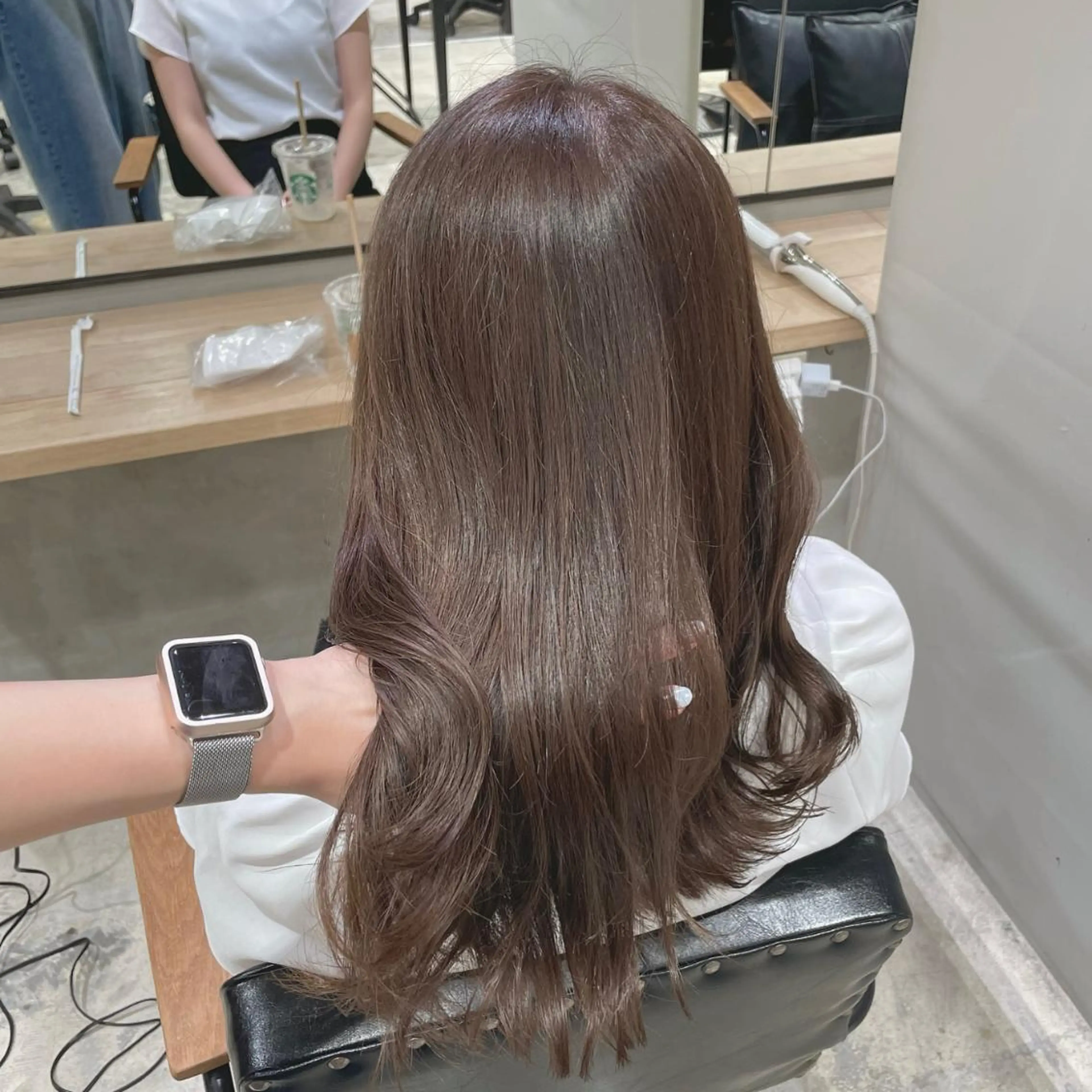 セミロング カラー 女性らしいモテヘア 韓国ヘアhikariのヘアスタイル