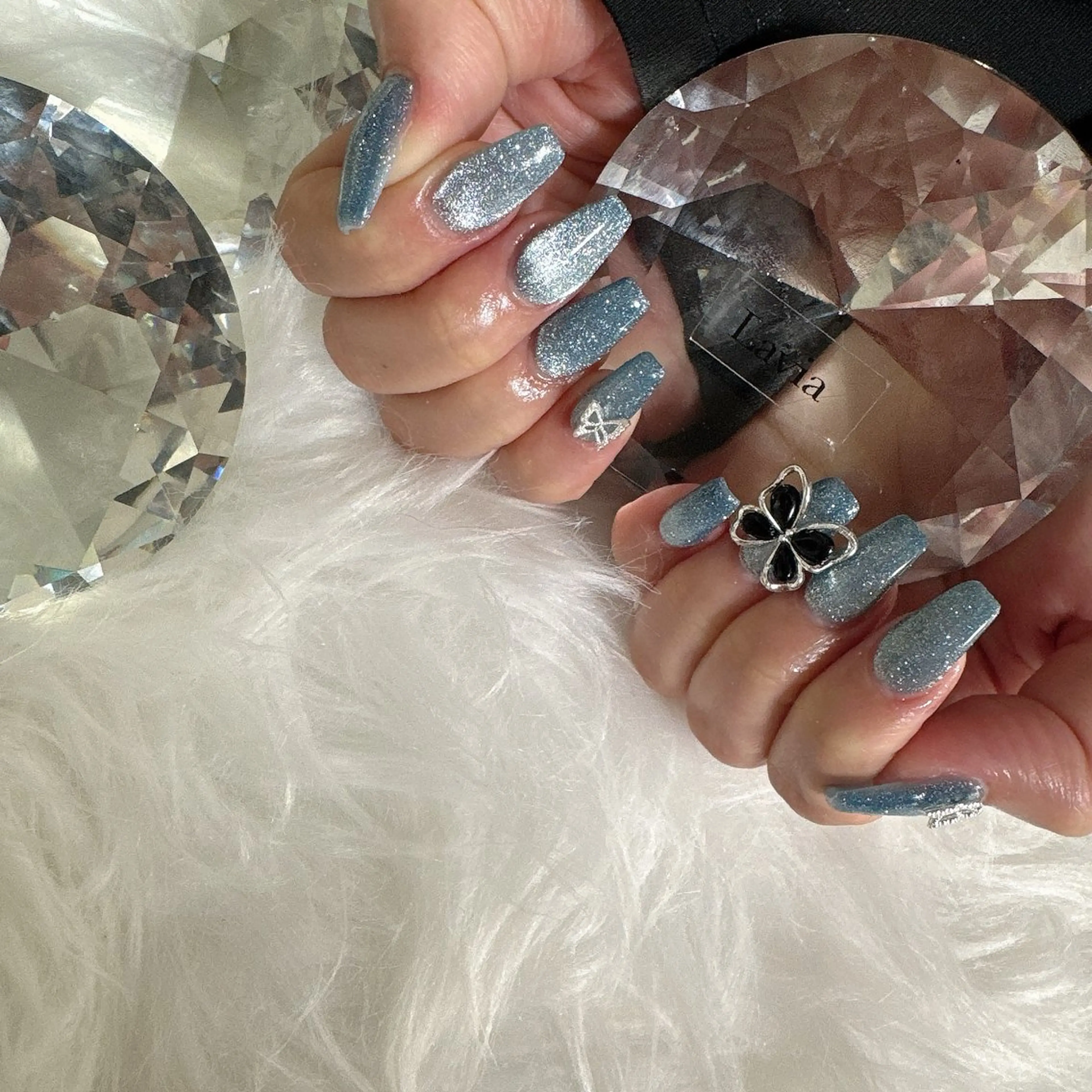 ネイル lavia🖤 ayumiのネイルデザイン