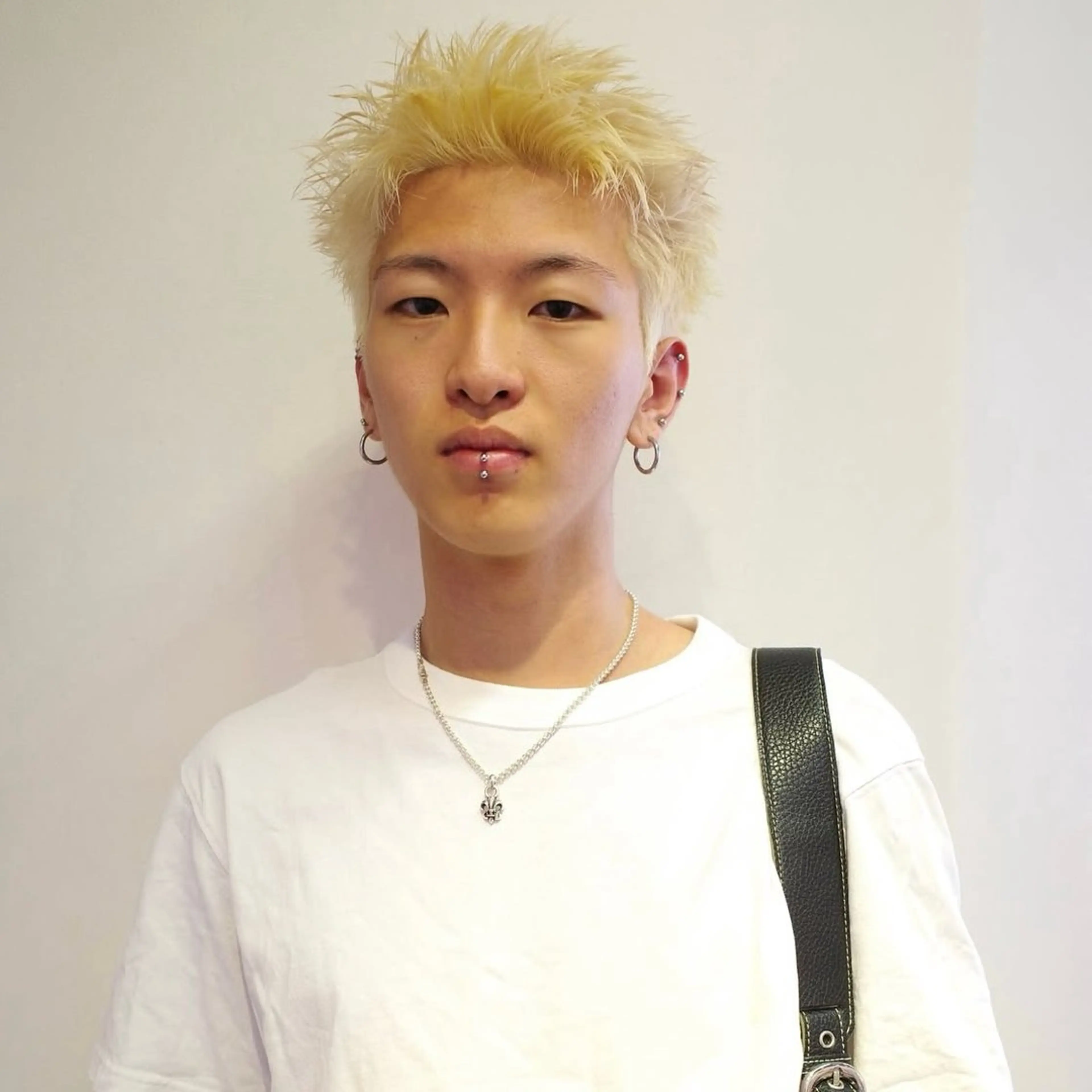 ショート カラー メンズ カット パーマ ハイトーン/パーマ/ メンズ / 櫻本🌐のヘアスタイル