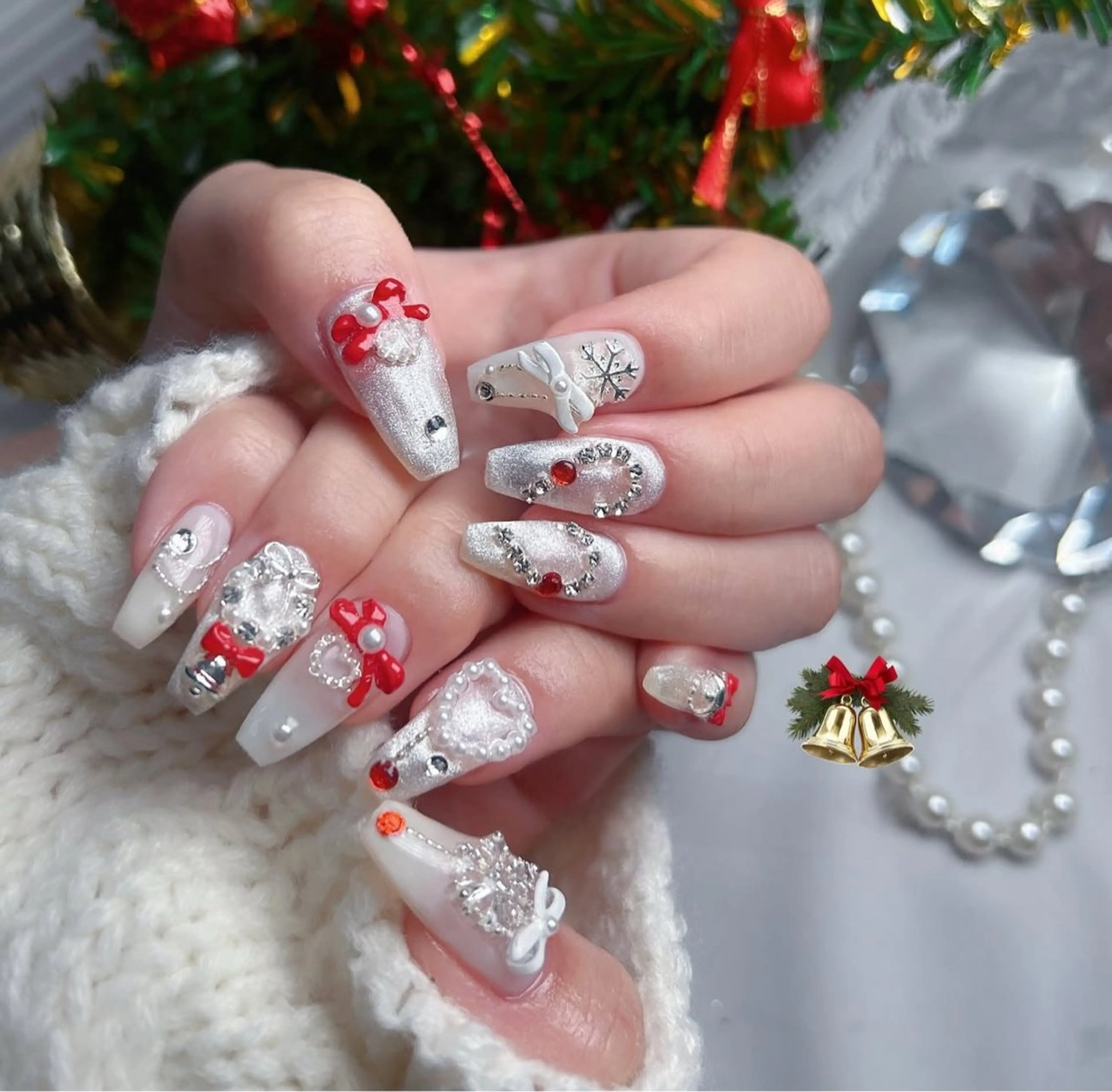 ネイル アニマル柄 オーロラネイル チークネイル フラッシュネイル ジェルネイル ハンドネイル Lyna 池袋のネイルデザイン