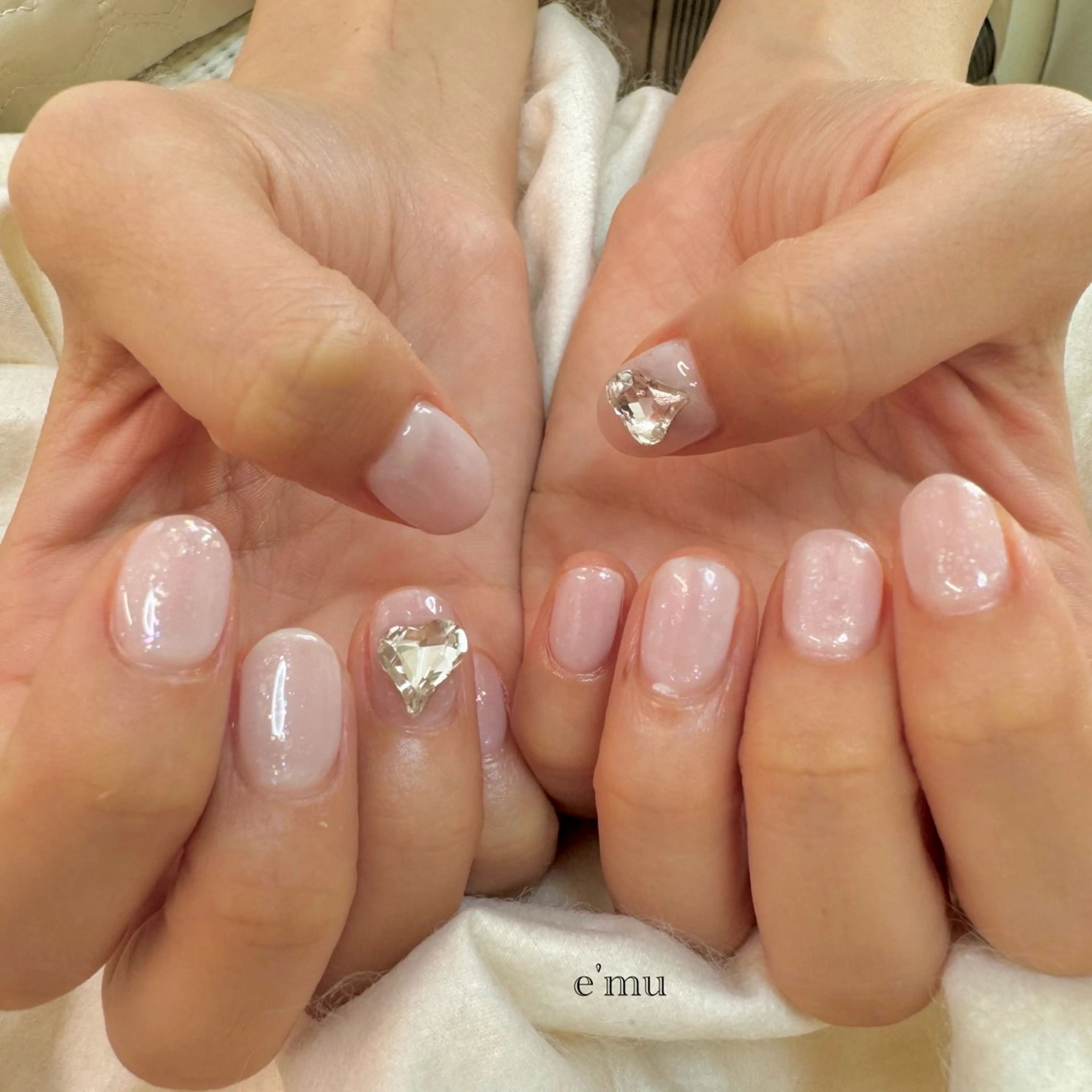 ネイル ハート ハンドネイル nail salon e'mu💐のネイルデザイン