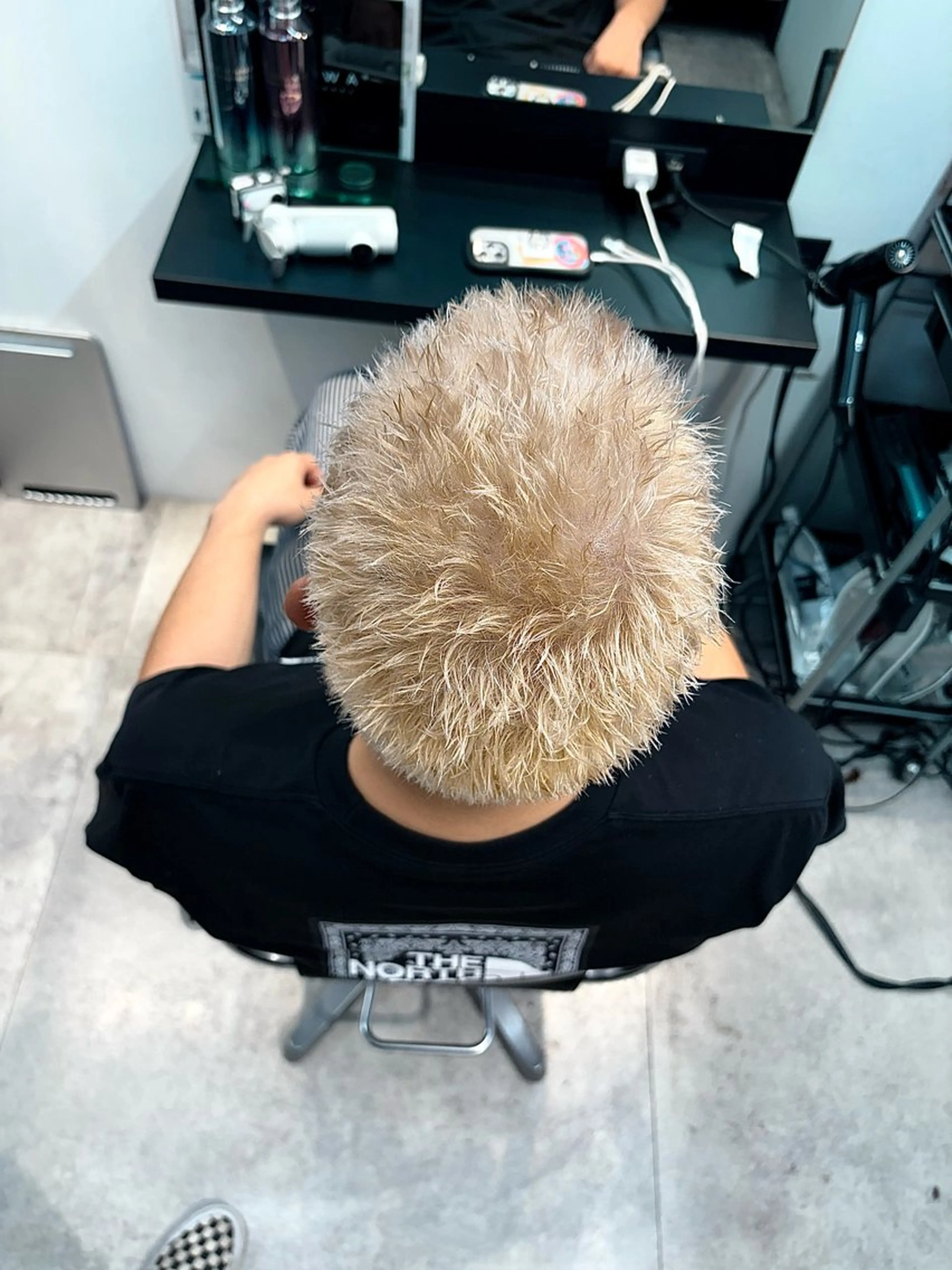 ショート カラー パーマ メンズ カット ヘアカラー パーマ 及川シゲル 髪質改善講師のヘアスタイル