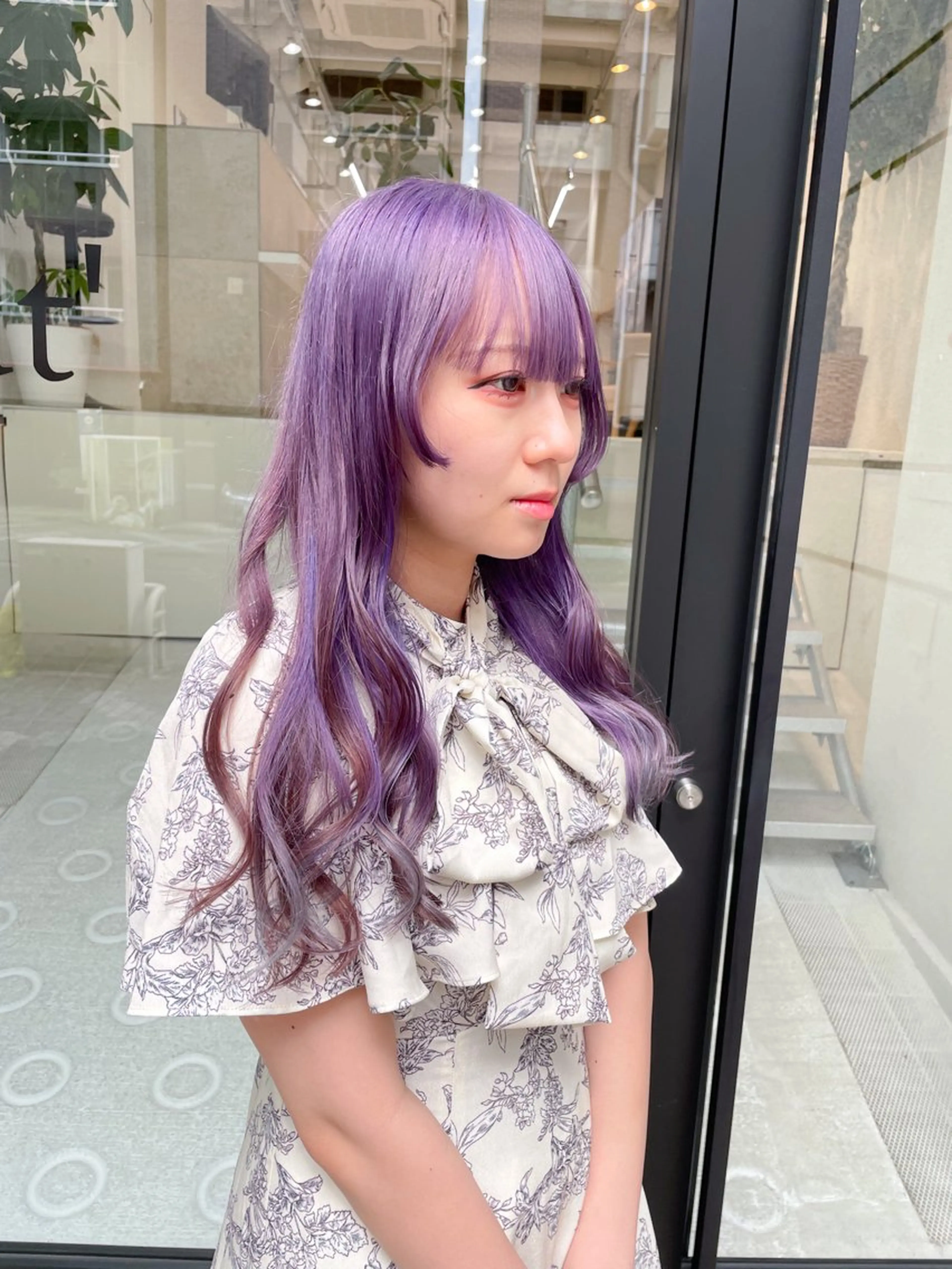 ロング カラー ブリーチ ケアブリーチ ハイトーンカラー ラベンダーカラー パープルカラー ヘアカラー トリートメント ハイトーン/レイヤー /ケアブリーチ石川治のヘアスタイル