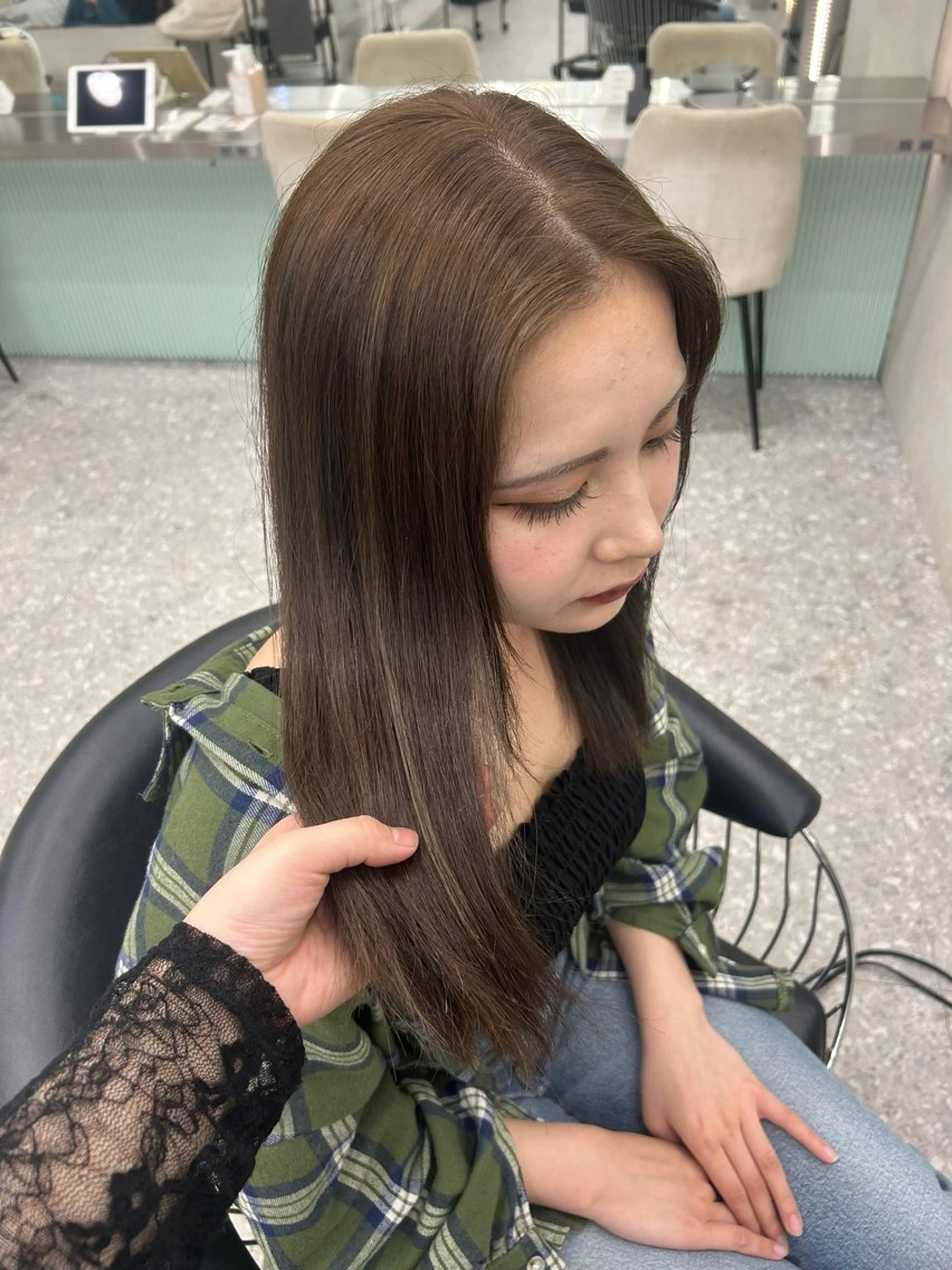 カラー ヘアカラー あ い か 🎀 レイヤーカットのヘアスタイル