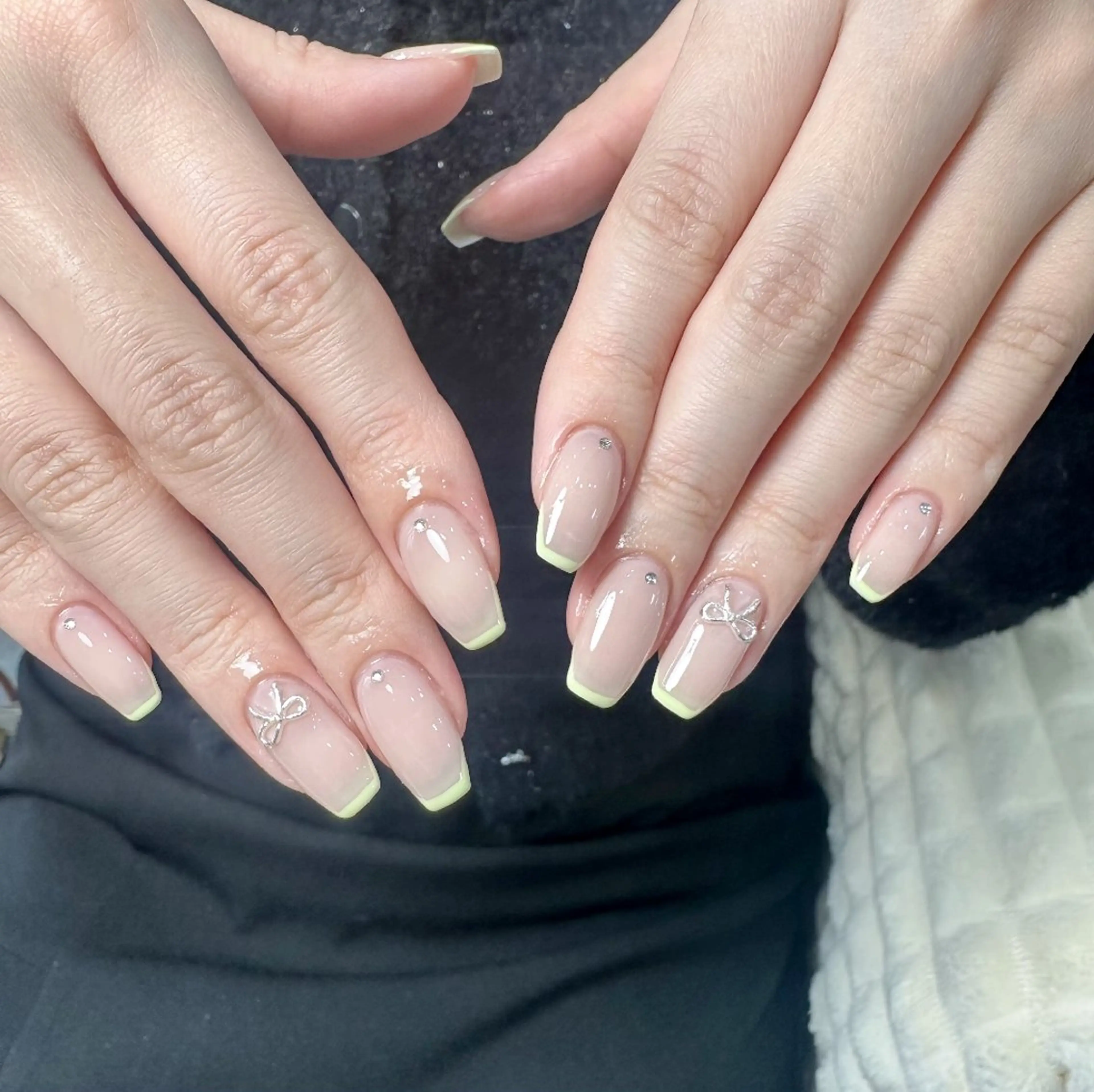 ネイル クリアネイル フラッシュネイル フットネイル フレンチネイル ジェルネイル ハンドネイル UM Nail Salonのネイルデザイン