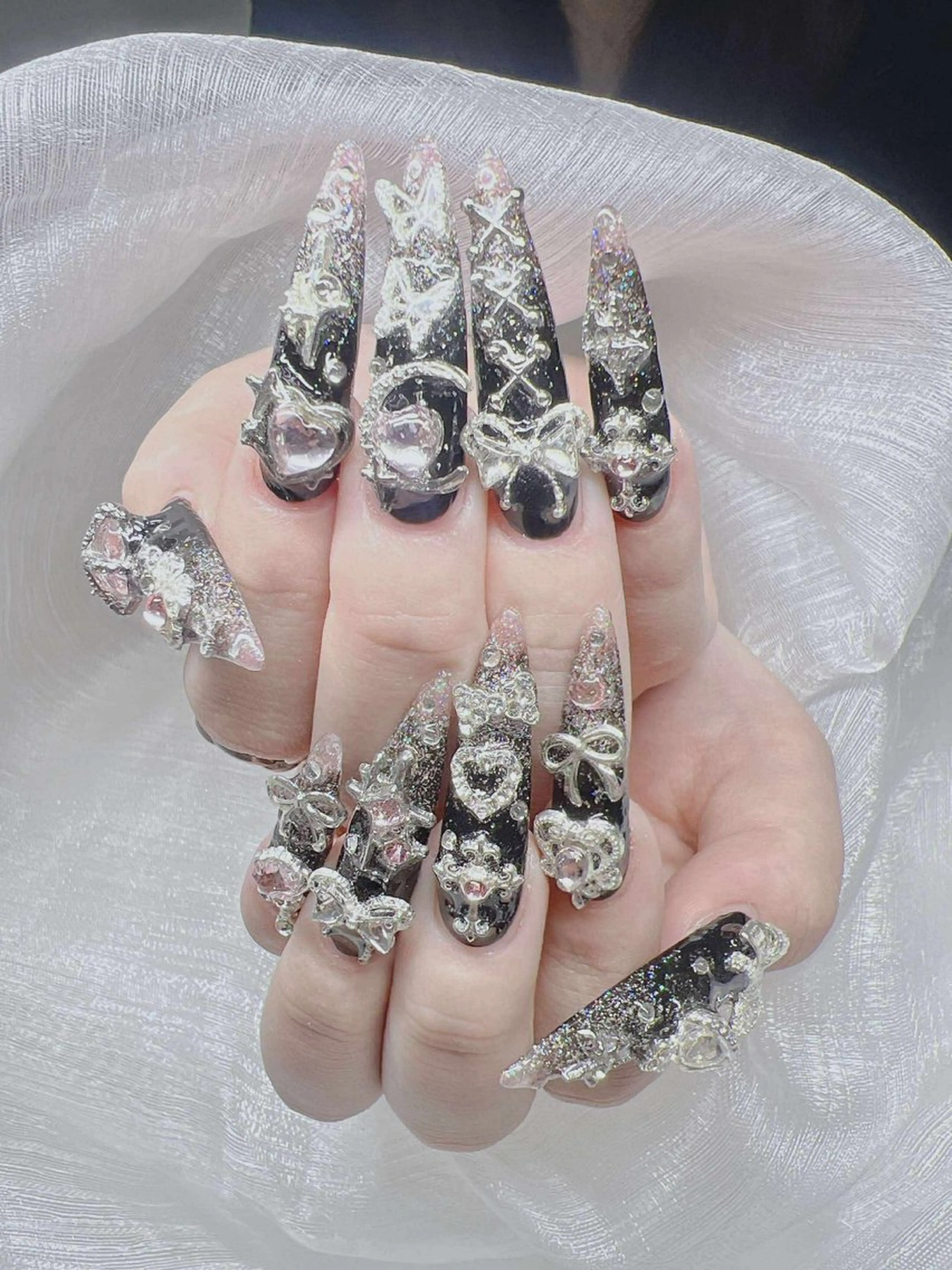 ネイル 長さ出し グラデーション キラキラネイル マグネットネイル ニュアンスネイル ハンドネイル Lee Nailsのネイルデザイン