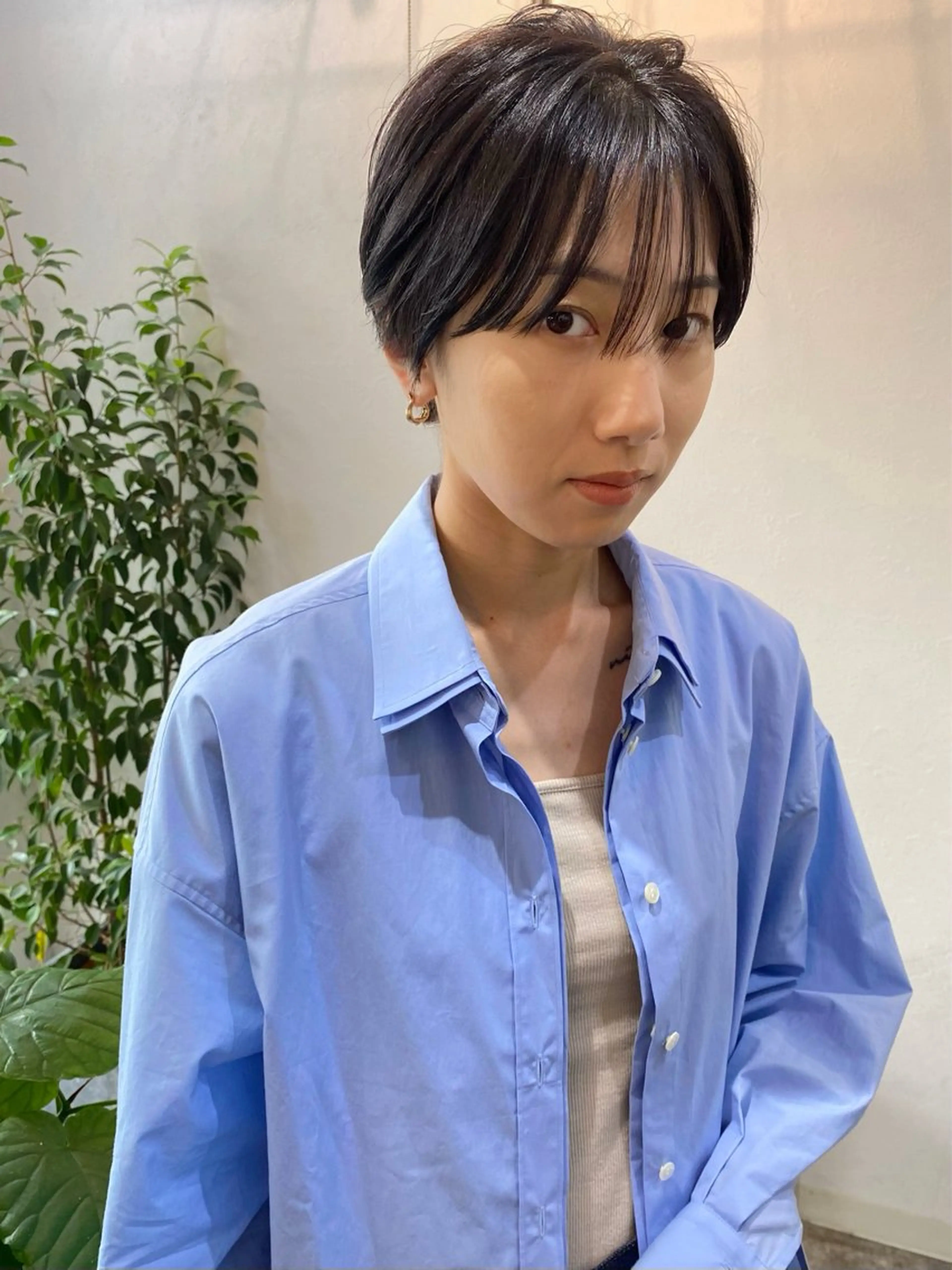 ショート カラー シースルーバング 森貴裕/ベージュ/ パーマ/オリーブのヘアスタイル