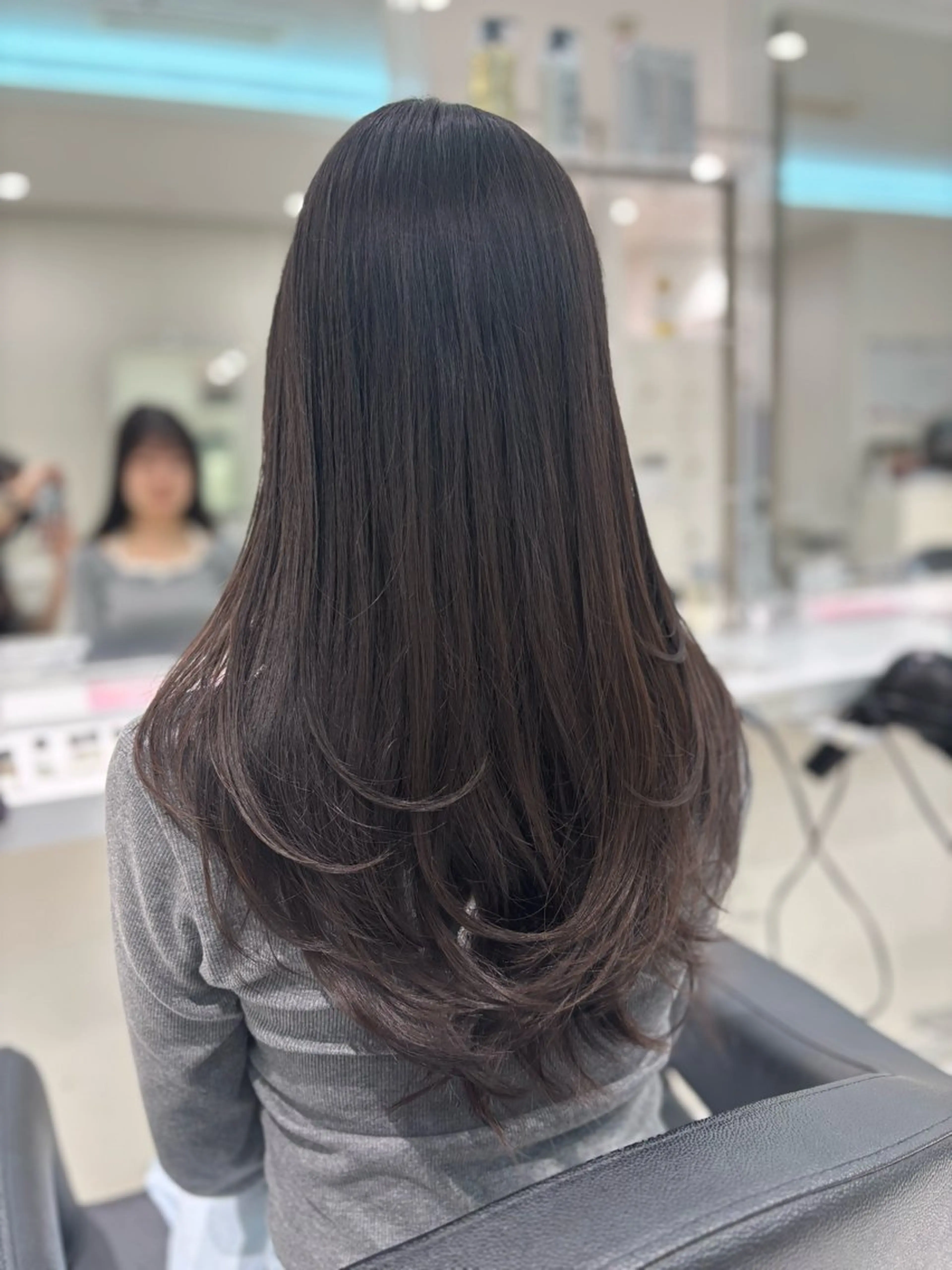 ロング カラー ヘアカラー トリートメント ヘッドスパ ヘアセット 流行りの透明感カラー ×縮毛矯正🤍ユウのヘアスタイル