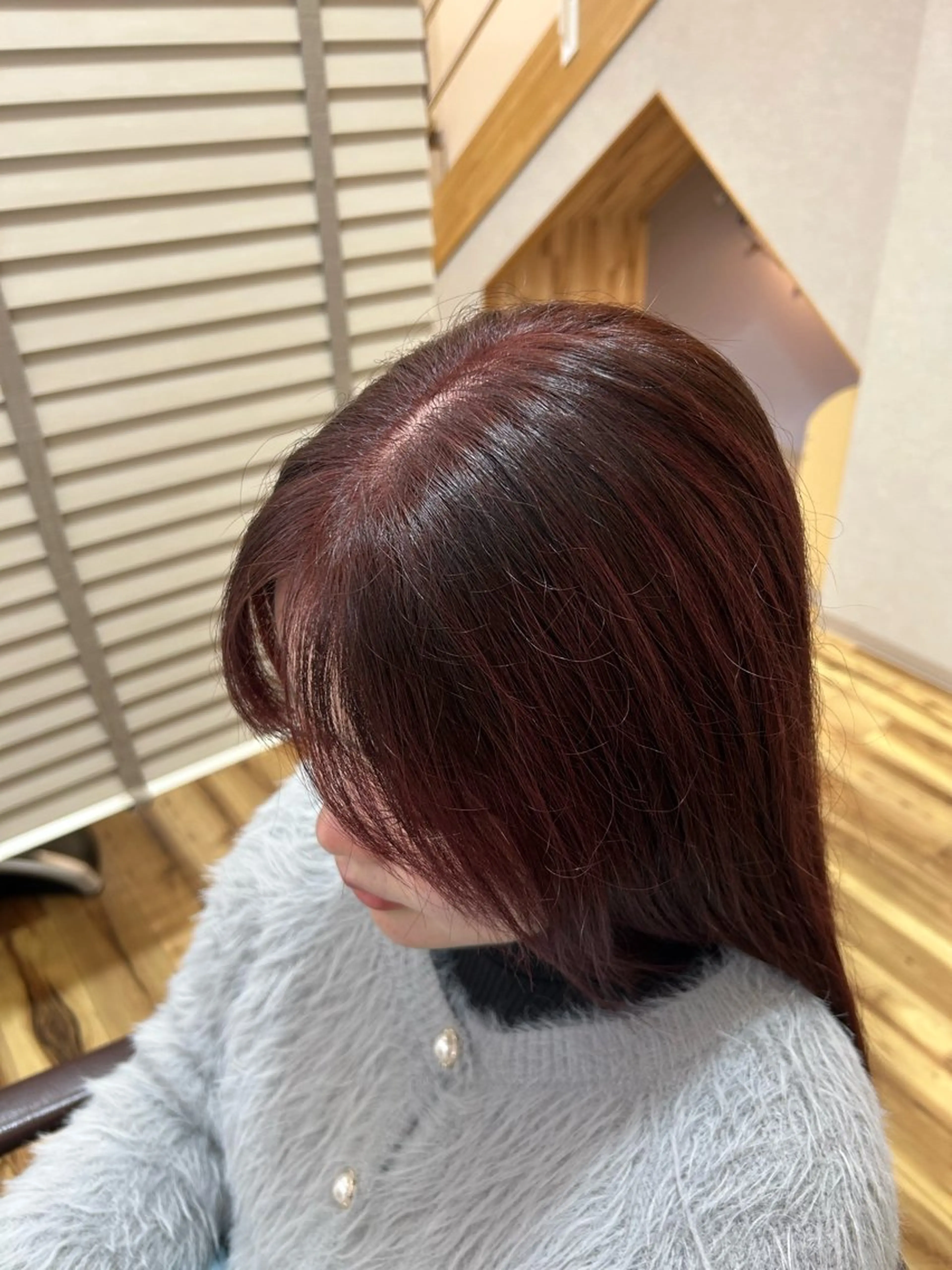 ロング カラー レッドカラー 根石 結菜のヘアスタイル