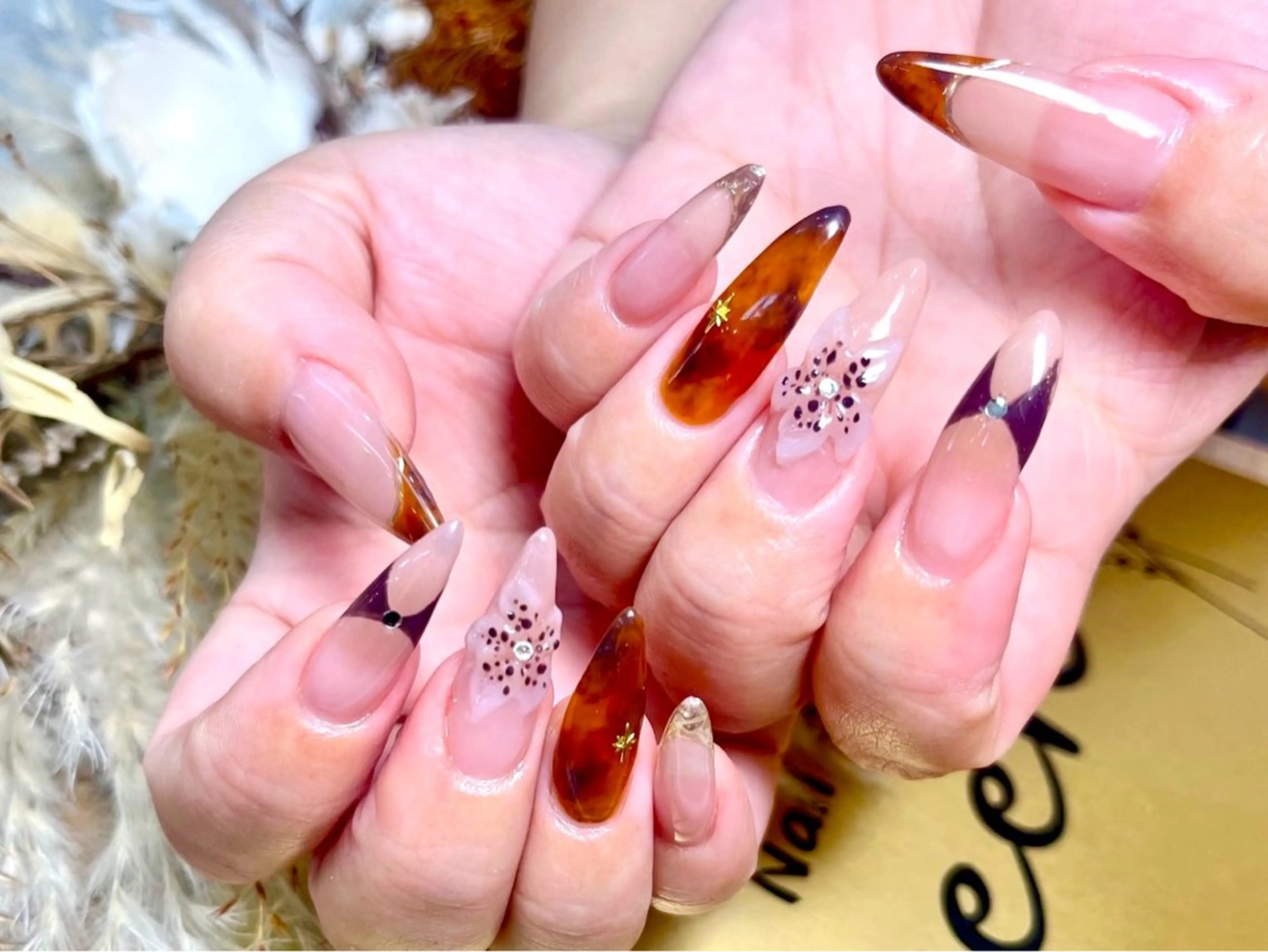 ネイル Queennail 北堀江megumiのネイルデザイン