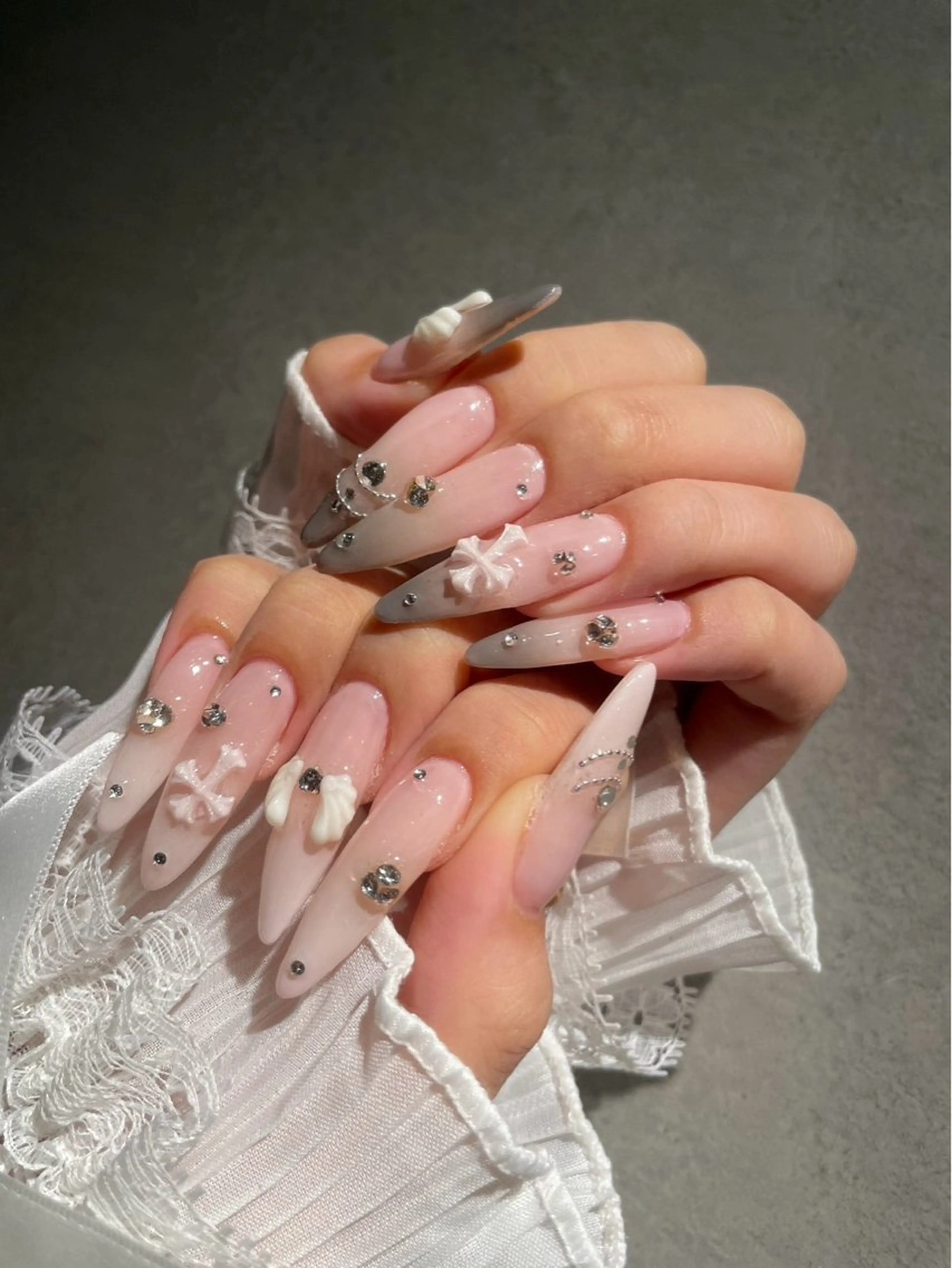 ネイル I-nailロング /ワンホン/キラキラのネイルデザイン