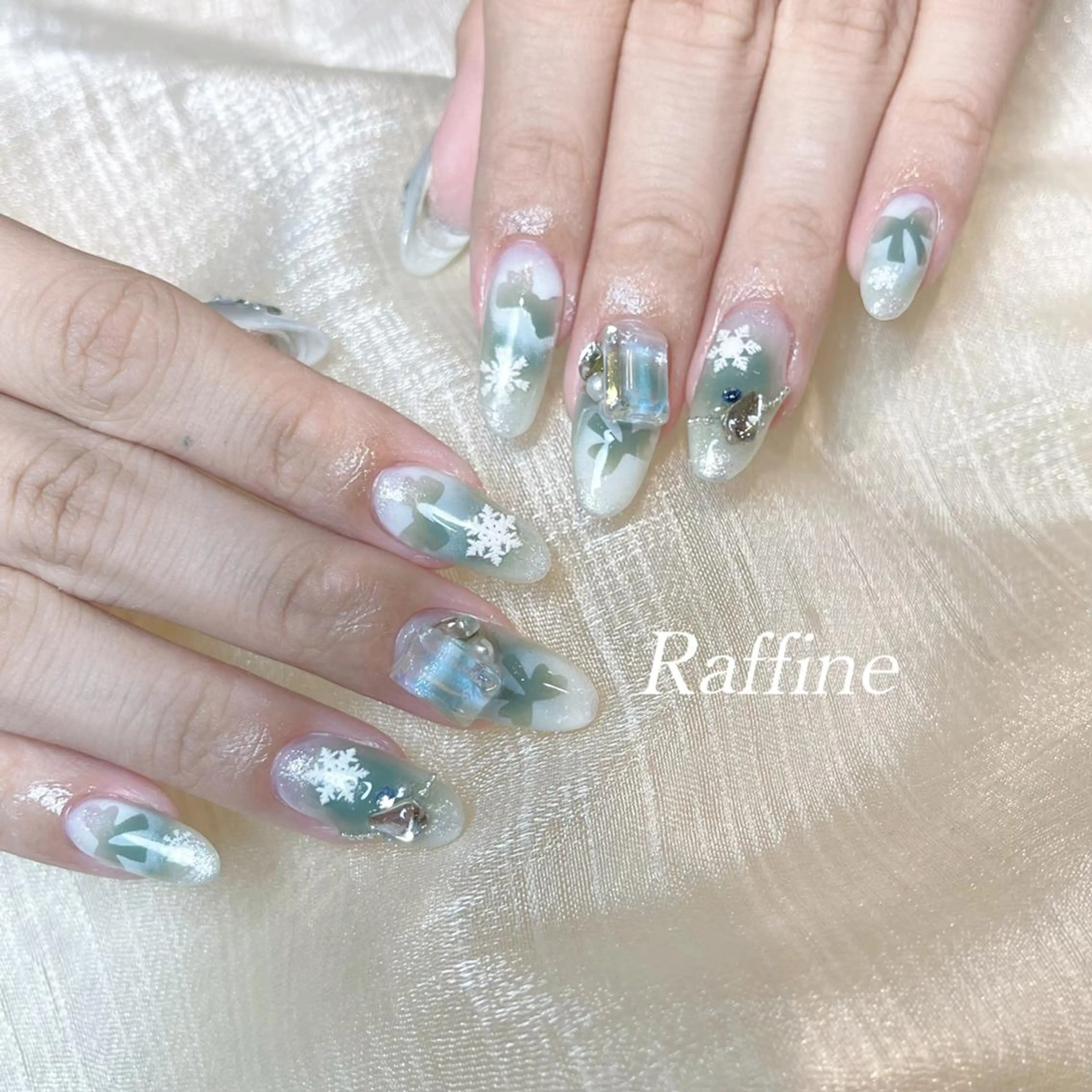 ネイル RAFFINE haru🦋🩵のネイルデザイン