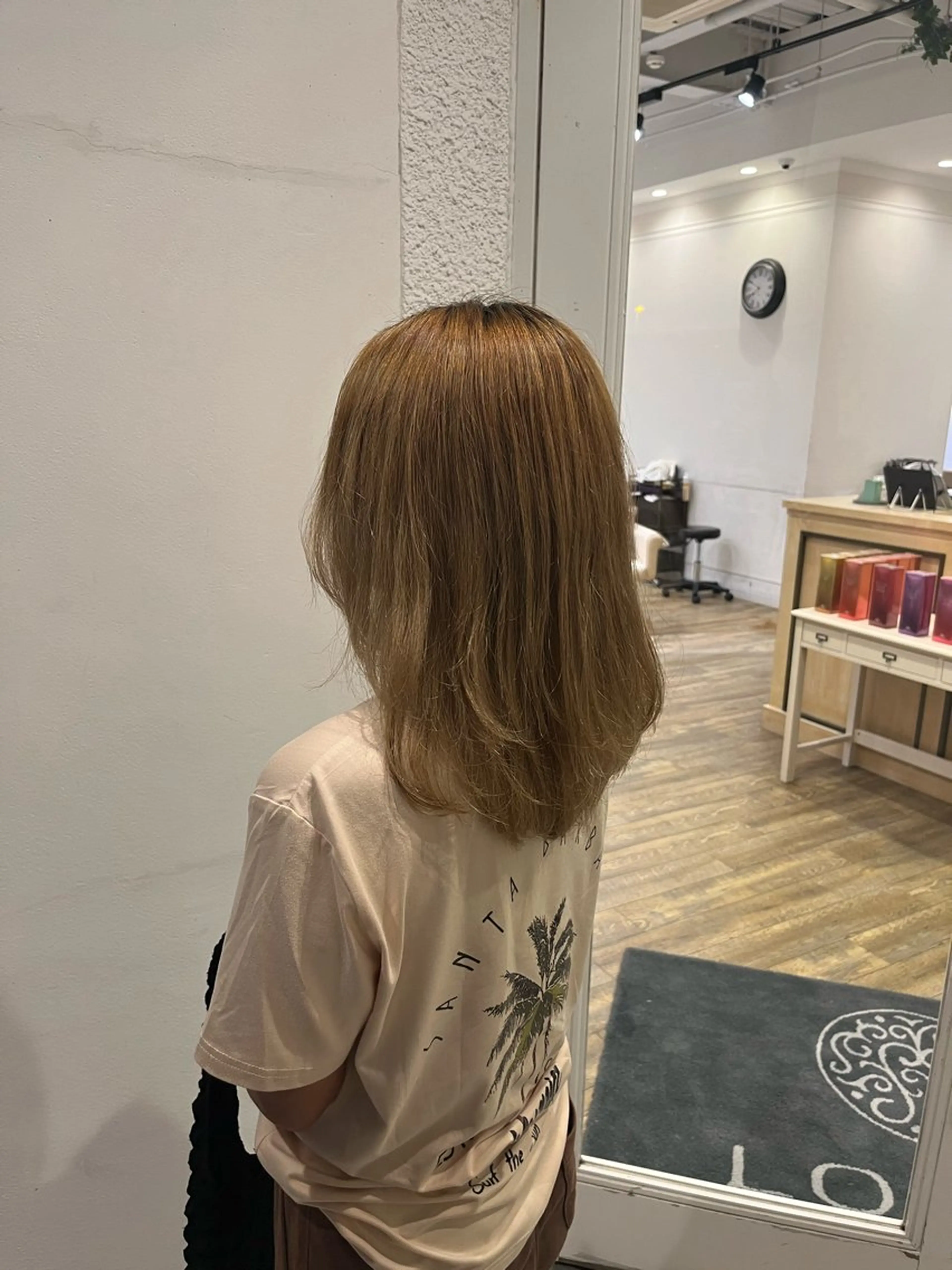 ミディアム LORAN 寺田のヘアスタイル