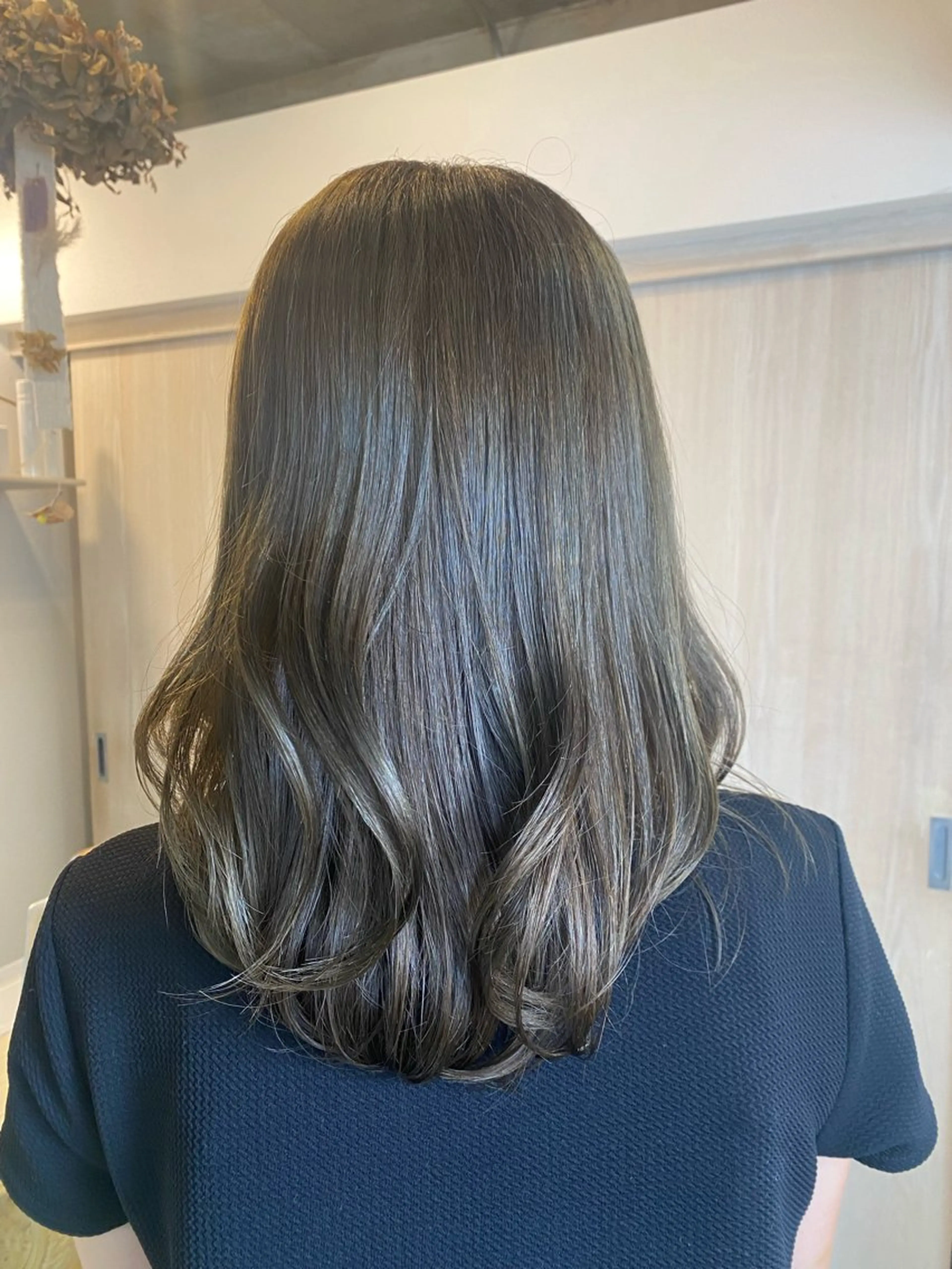 セミロング カラー ベージュカラー オリーブベージュ ヘアカラー トリートメント maya マヤのヘアスタイル