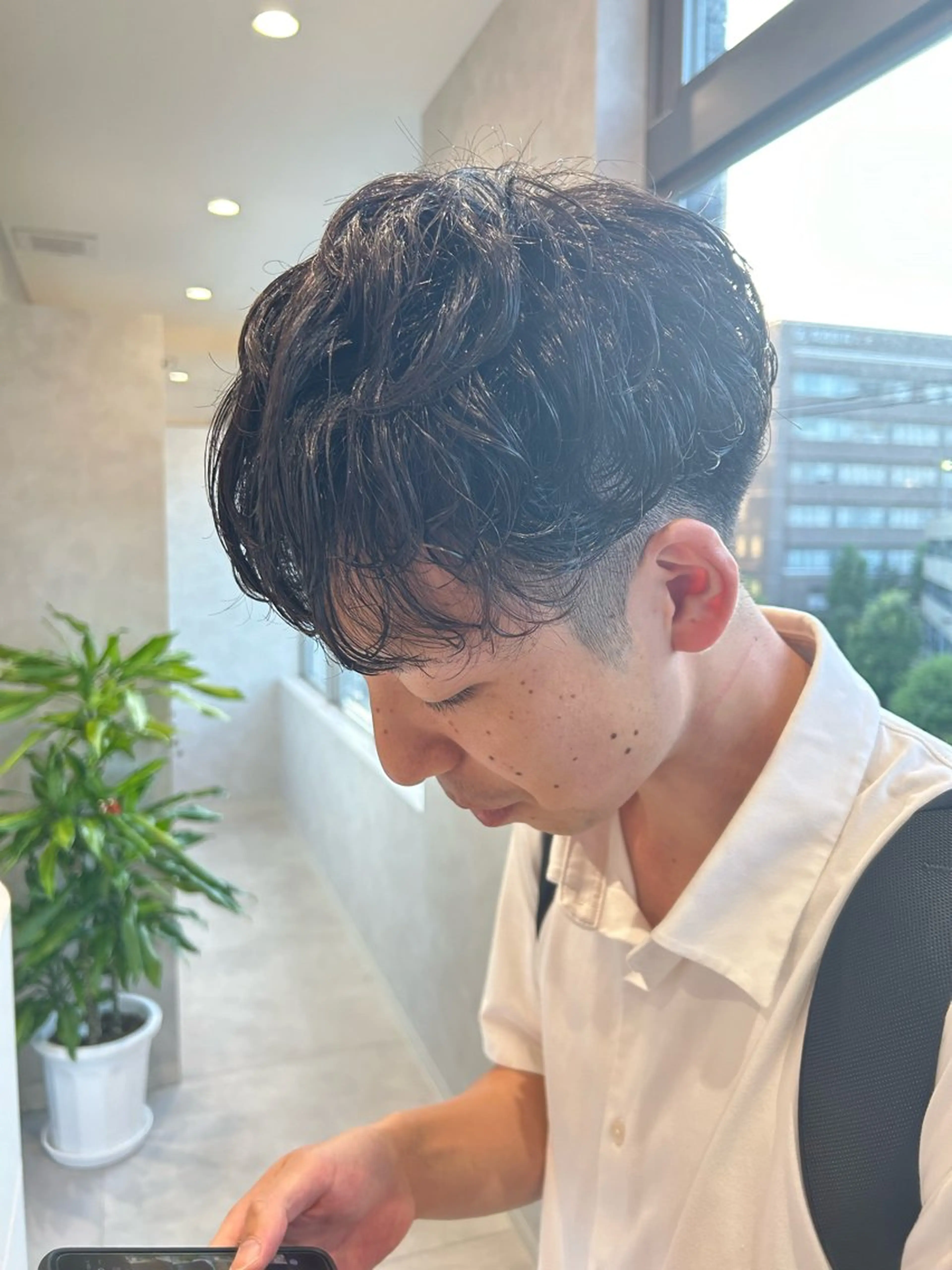 ショート メンズ ミルクティーブラウン くびれヘア 顔まわりレイヤー 髪質改善 レイヤーカット カット トリートメント Eleanor枚方店 店長　飛鳥　薫のヘアスタイル