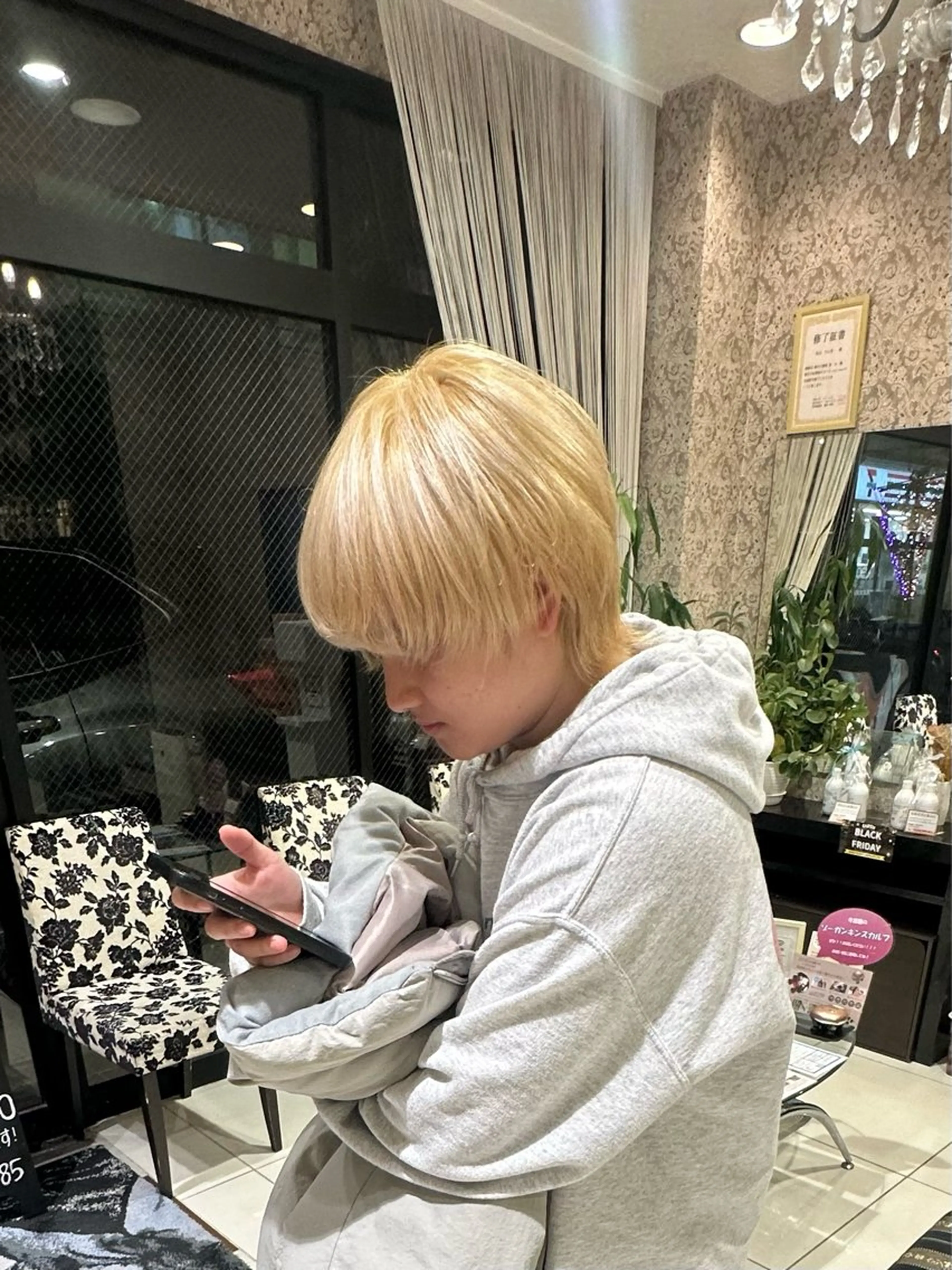 ロング カラー ブリーチ ブロンド ハイトーンカラー 相澤 樹理亜のヘアスタイル