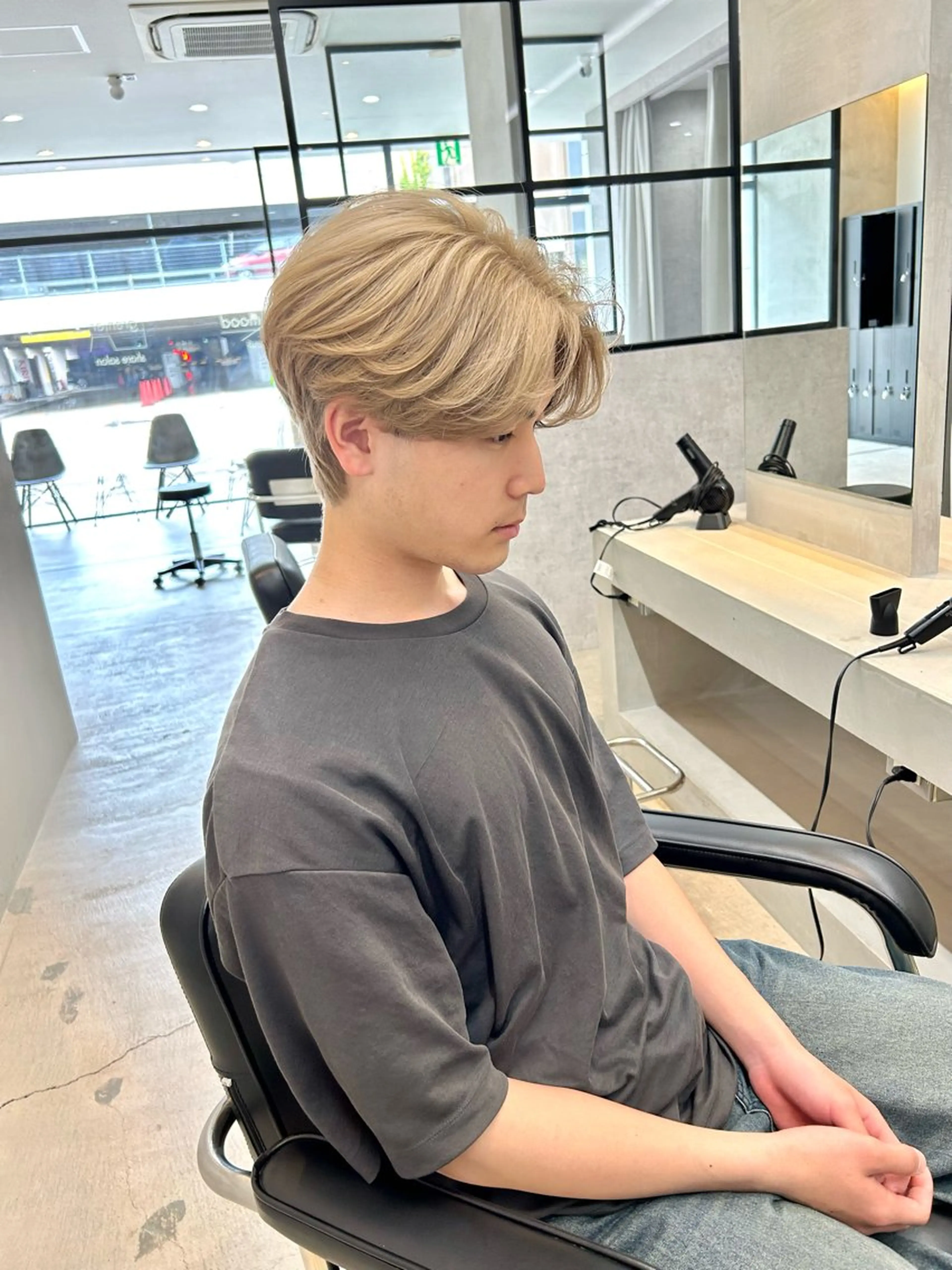 ショート ヘアカラー 一ノ瀬 暁のヘアスタイル