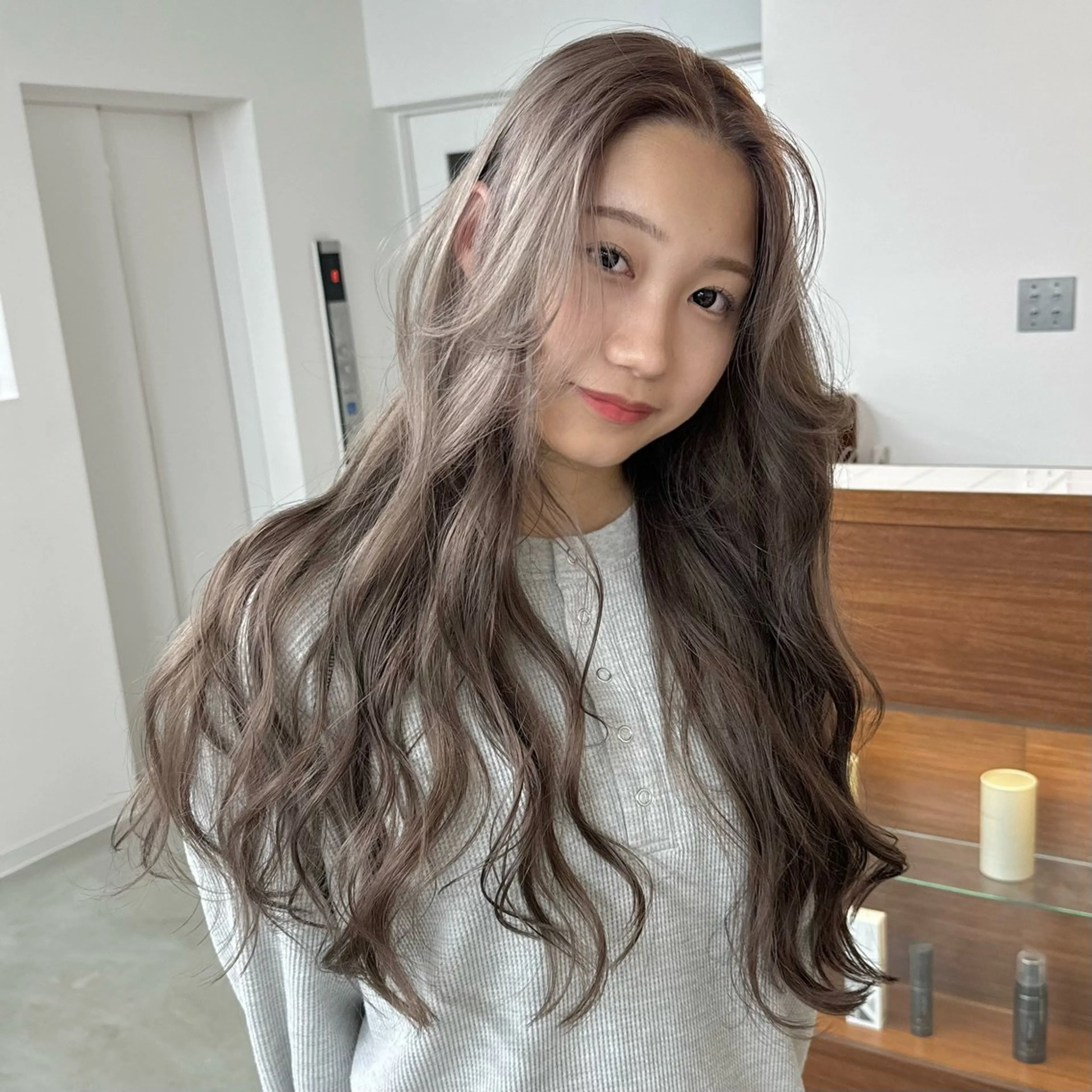 ロング カラー ブリーチ 透明感カラー ヘアカラー トリートメント エクステモデル募集 💗大阪梅田/川上のヘアスタイル