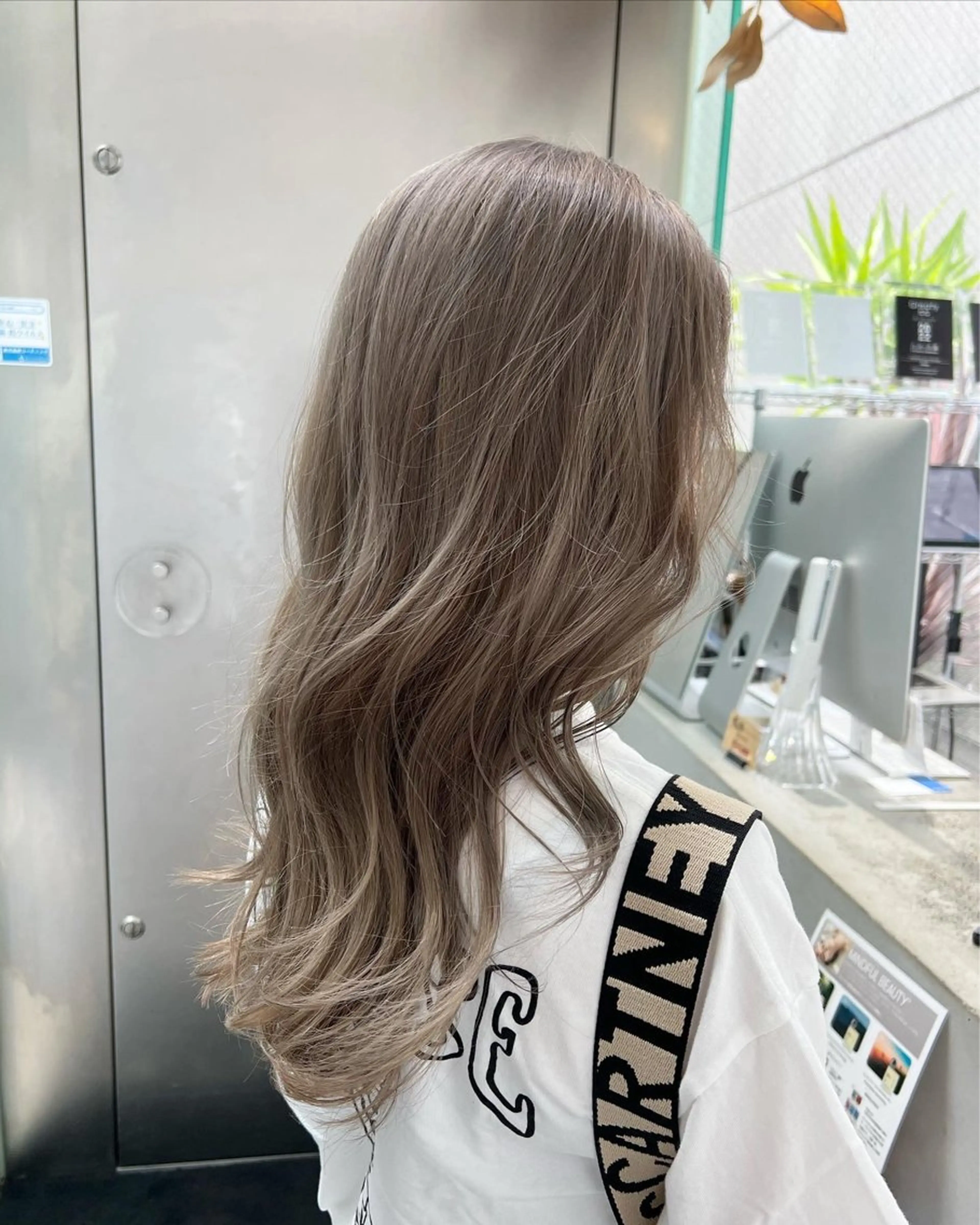 【初回平日限定⭐️ミニモ学割】ダブルカラー（ブリーチ1回+カラー）+2stepトリートメント［カラー/韓国/髪質改善］の写真