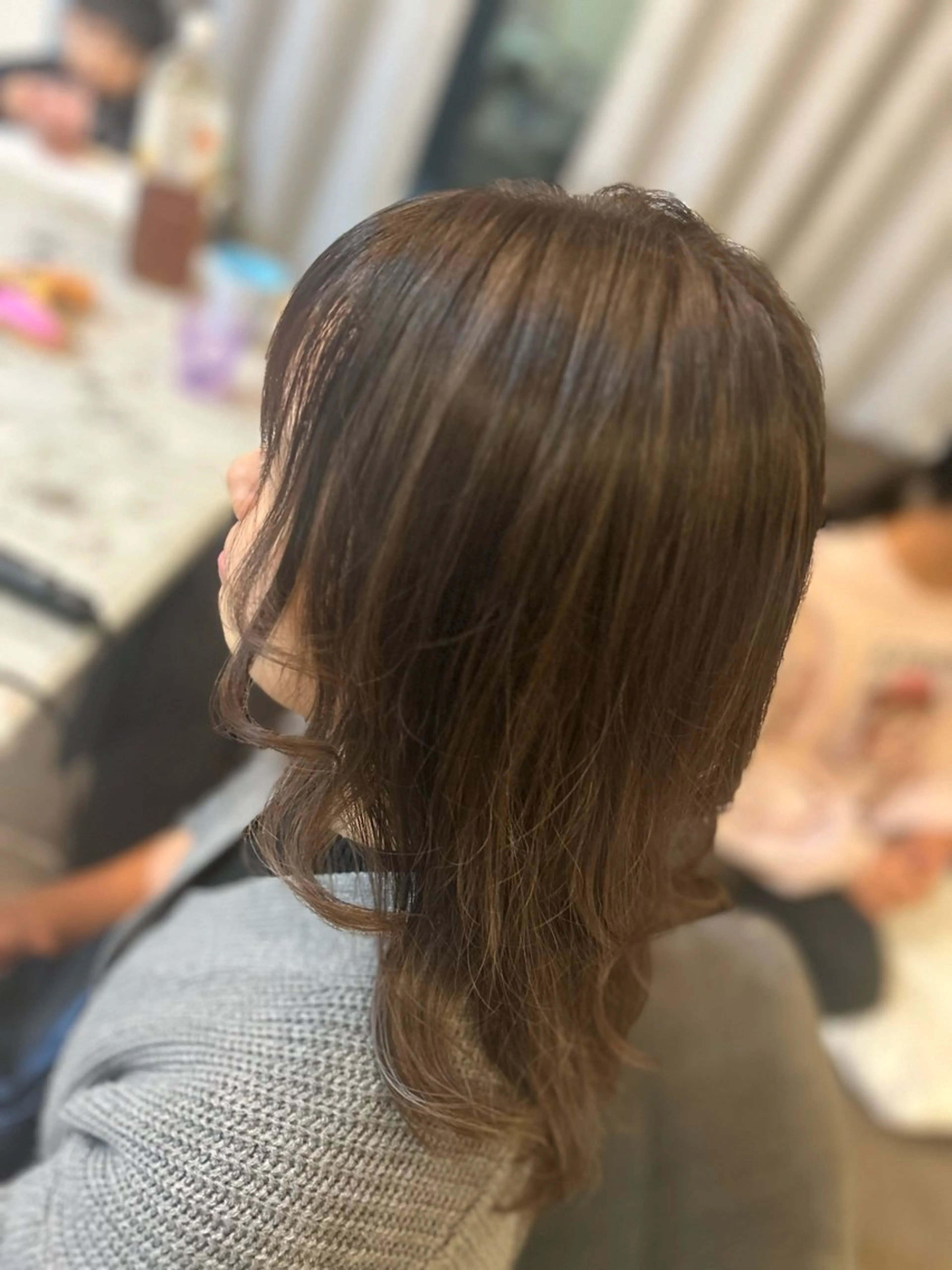 セミロング ヘアカラー 青柳 美咲のヘアスタイル