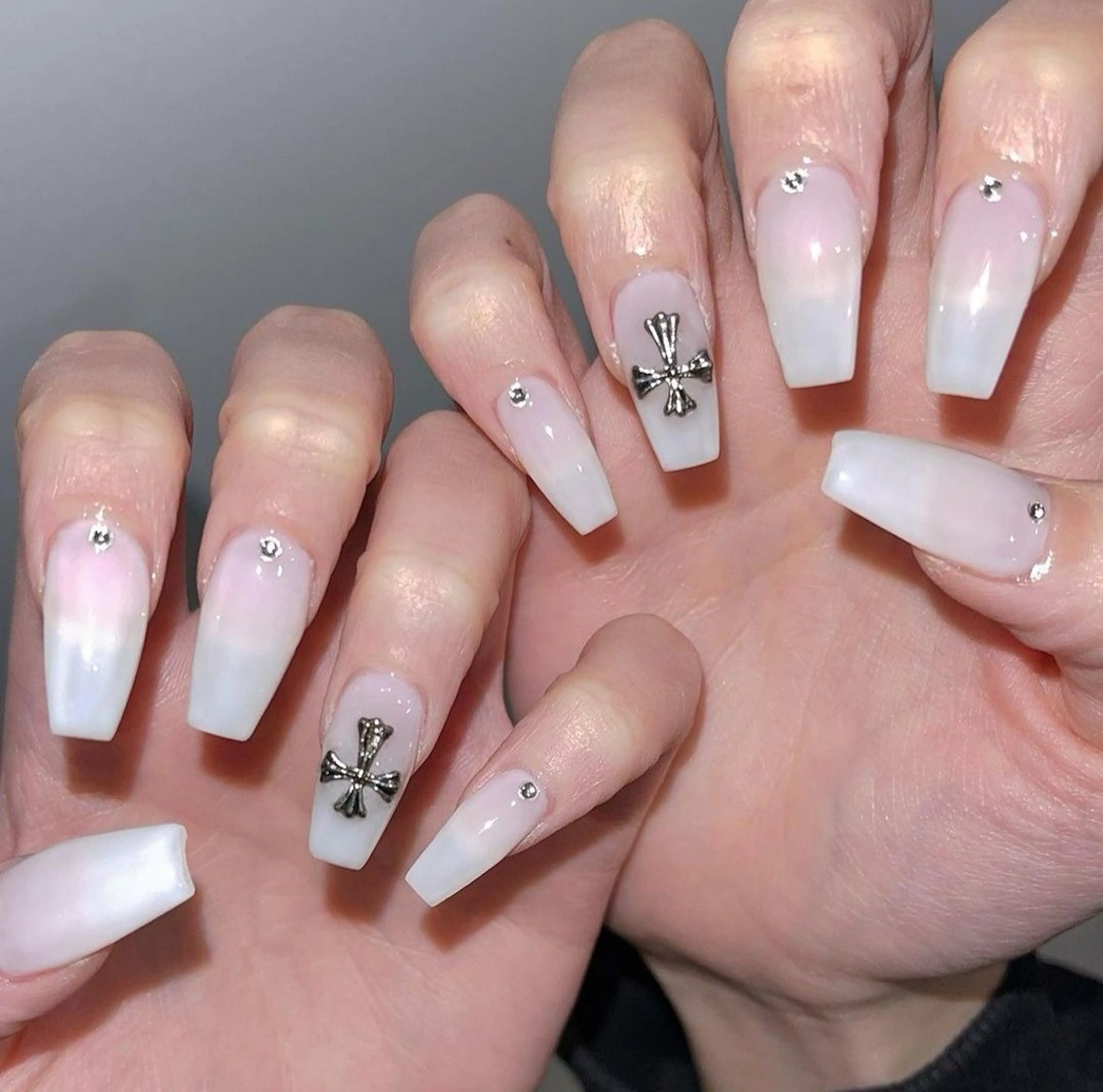 ネイル フレンチネイル ジェルネイル キラキラネイル 韓国ネイル マグネットネイル Julli NailStudioのネイルデザイン