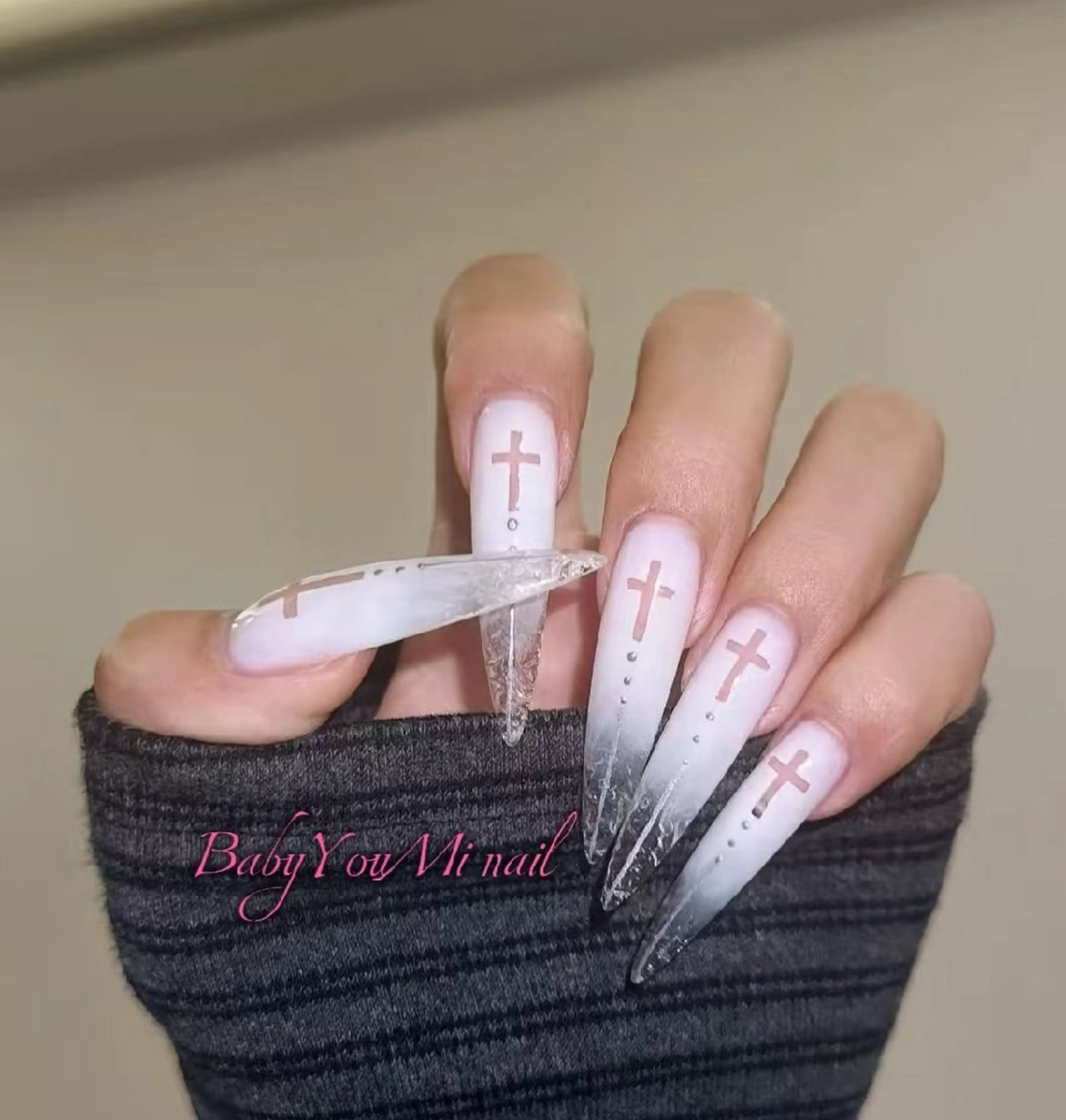 ネイル オーロラネイル フラワーネイル フットネイル フレンチネイル ジェルネイル ハンドネイル Oomiya 服部のネイルデザイン