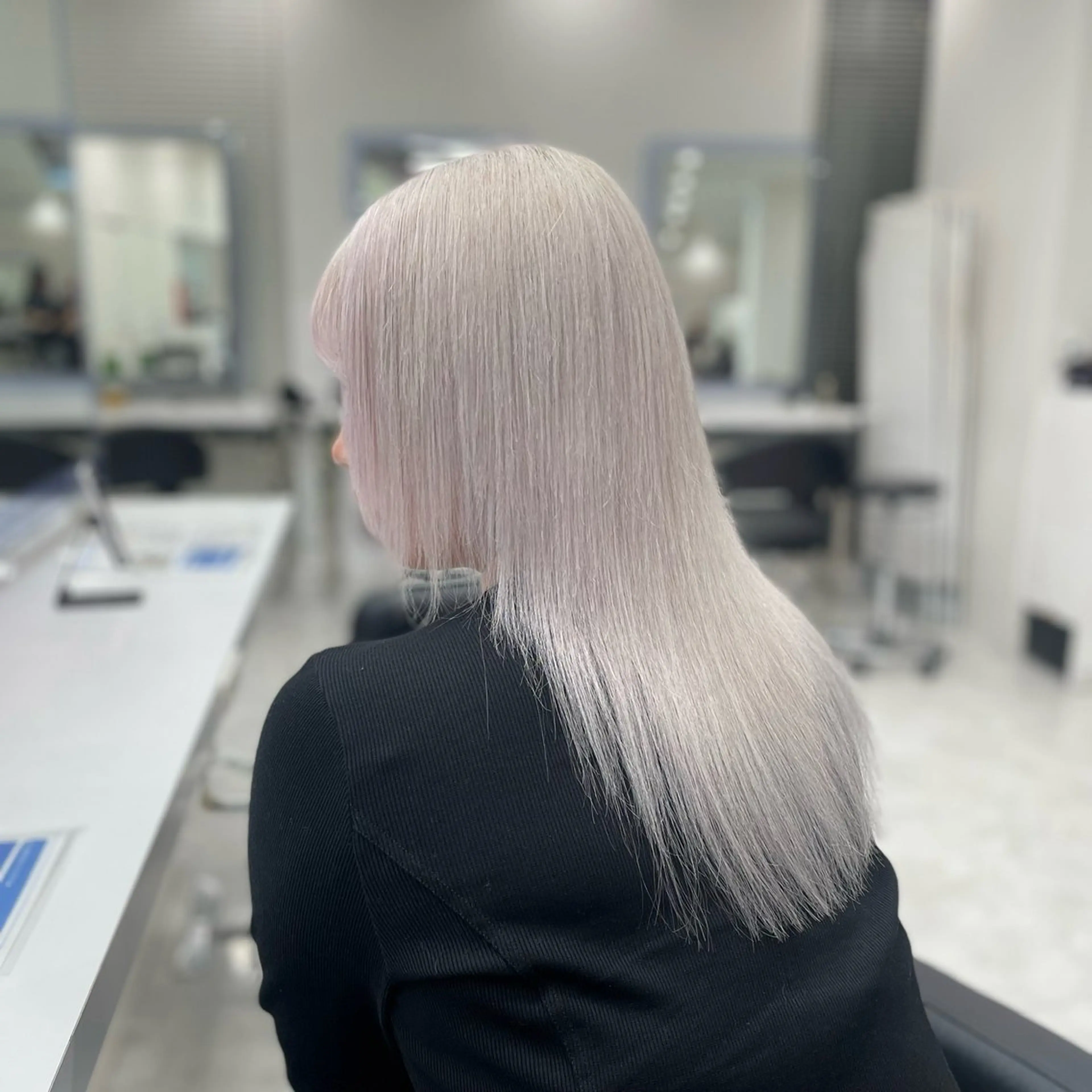 ロング カラー ブリーチ ブリーチなしカラー ヘアカラー トリートメント ヘアセット 髪質改善ハイトーン カラーKOYAのヘアスタイル