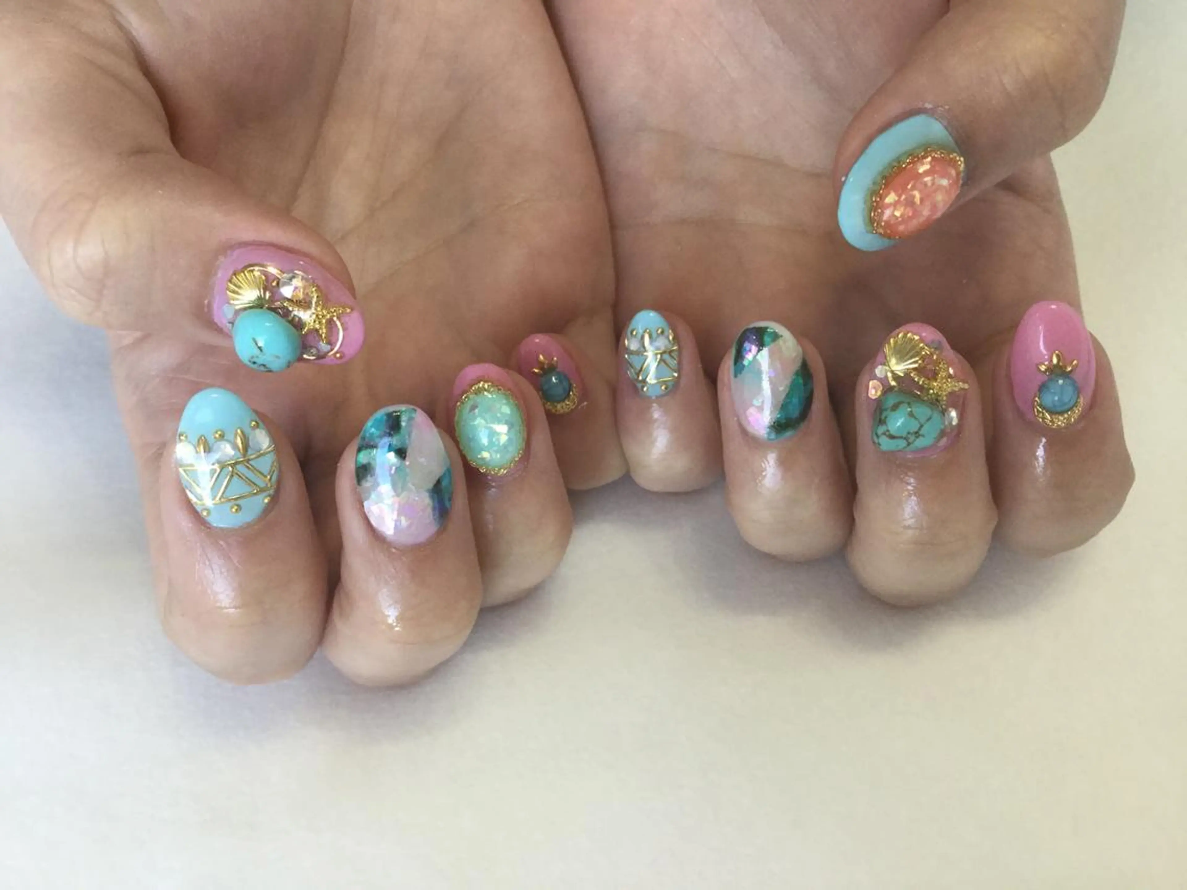 ネイル ハンドネイル 💎🐰 saki. m 🐰💎のネイルデザイン