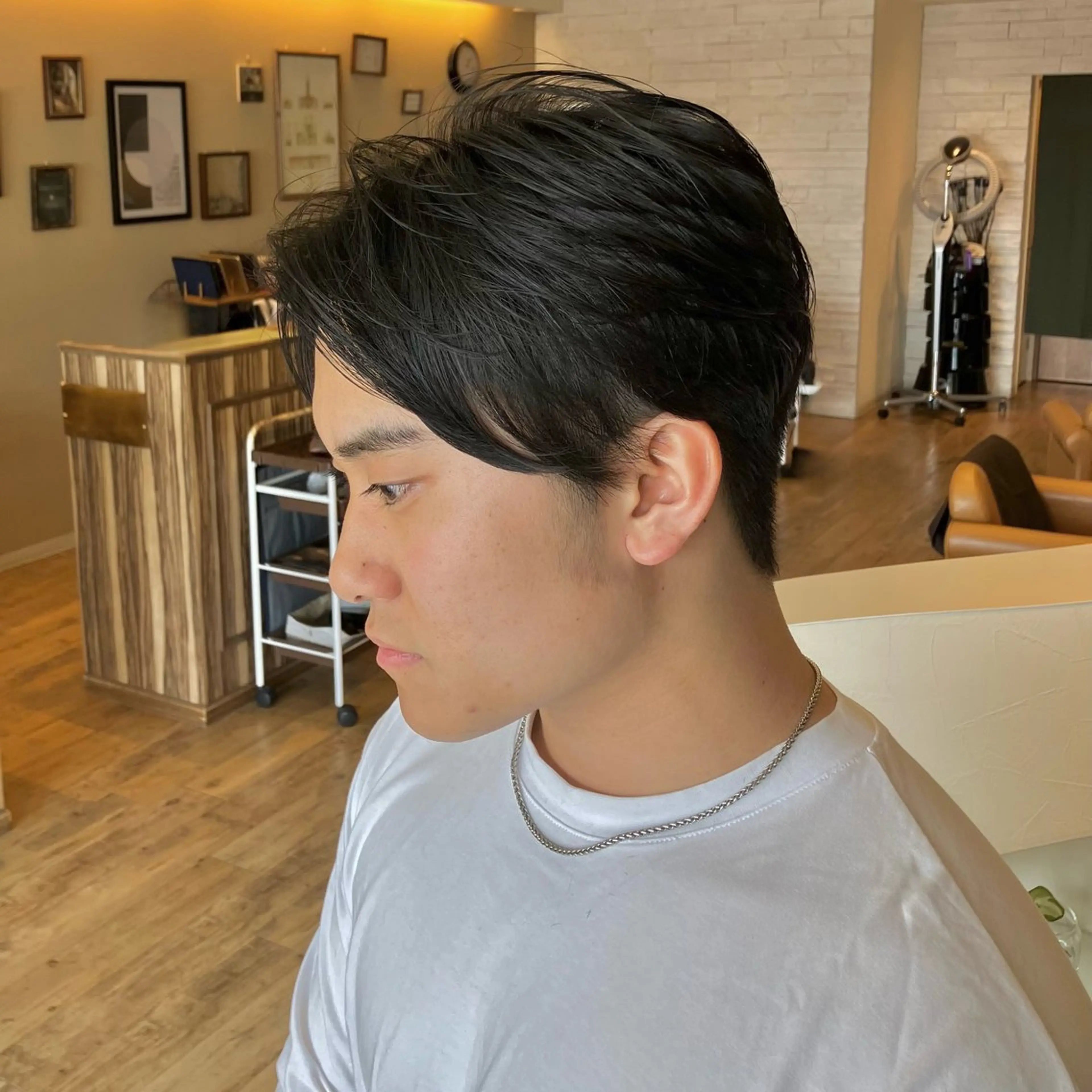 ショート パーマ メンズ センターパート カット 森田 研司のヘアスタイル