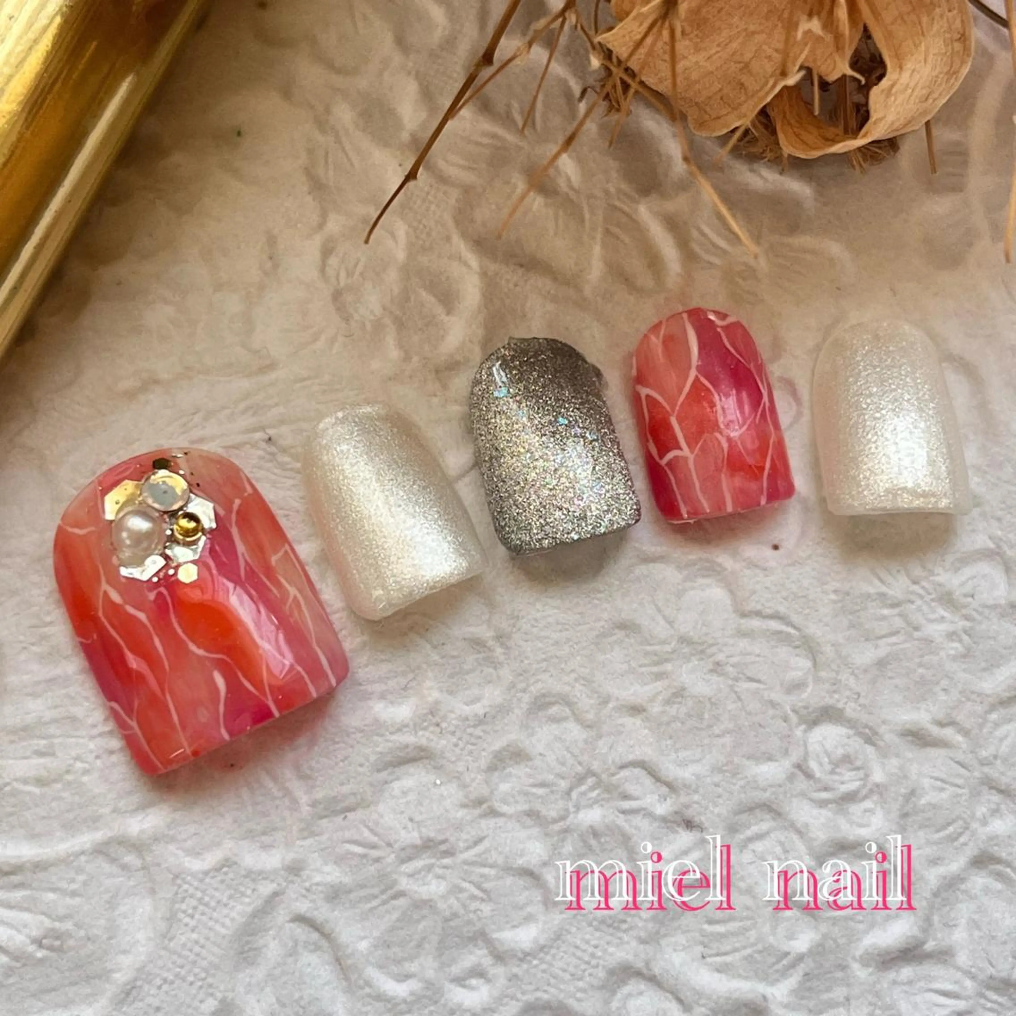 ネイル フットネイル 赤色 春ネイル miel nailのネイルデザイン
