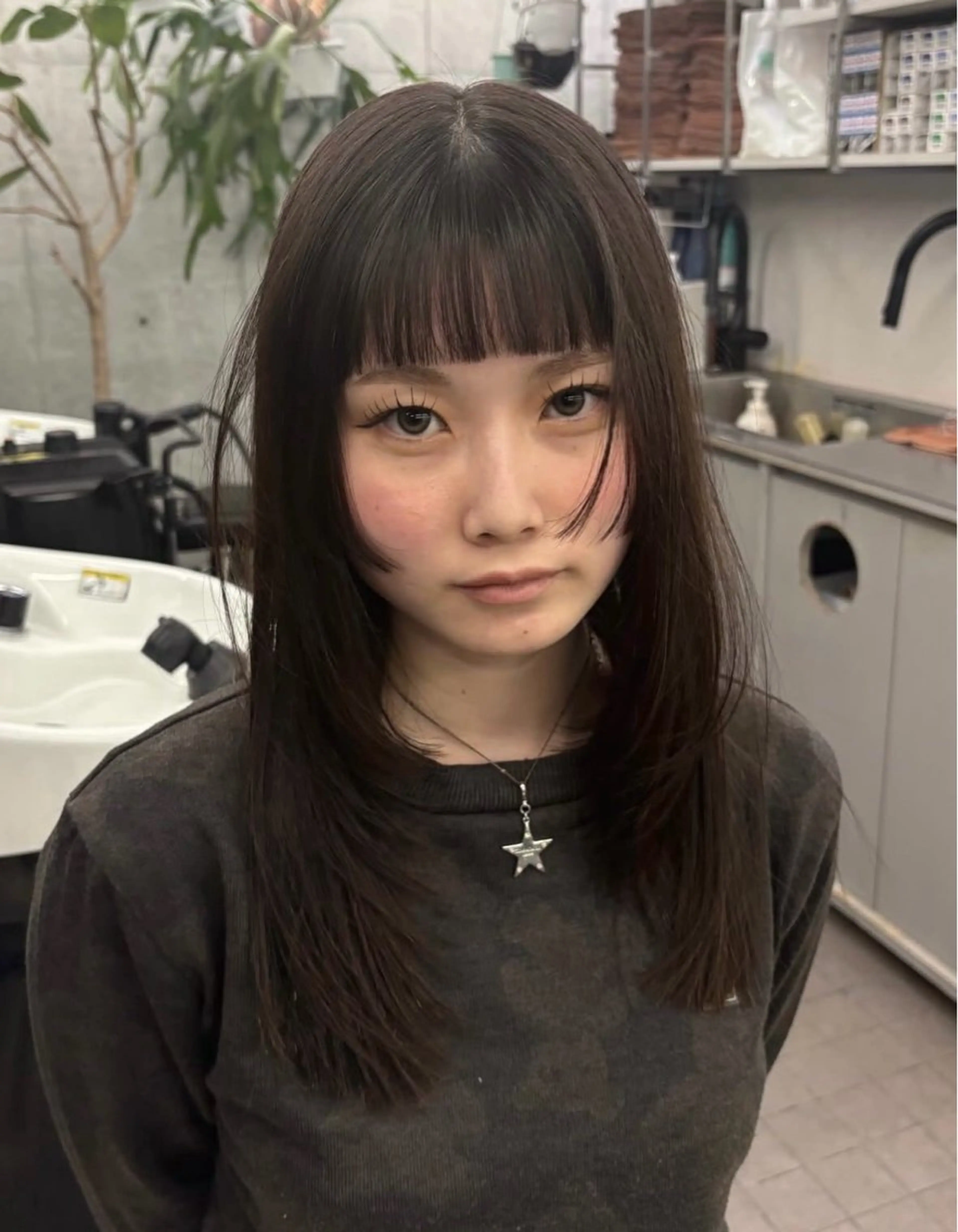 ミディアム フジイ トワのヘアスタイル