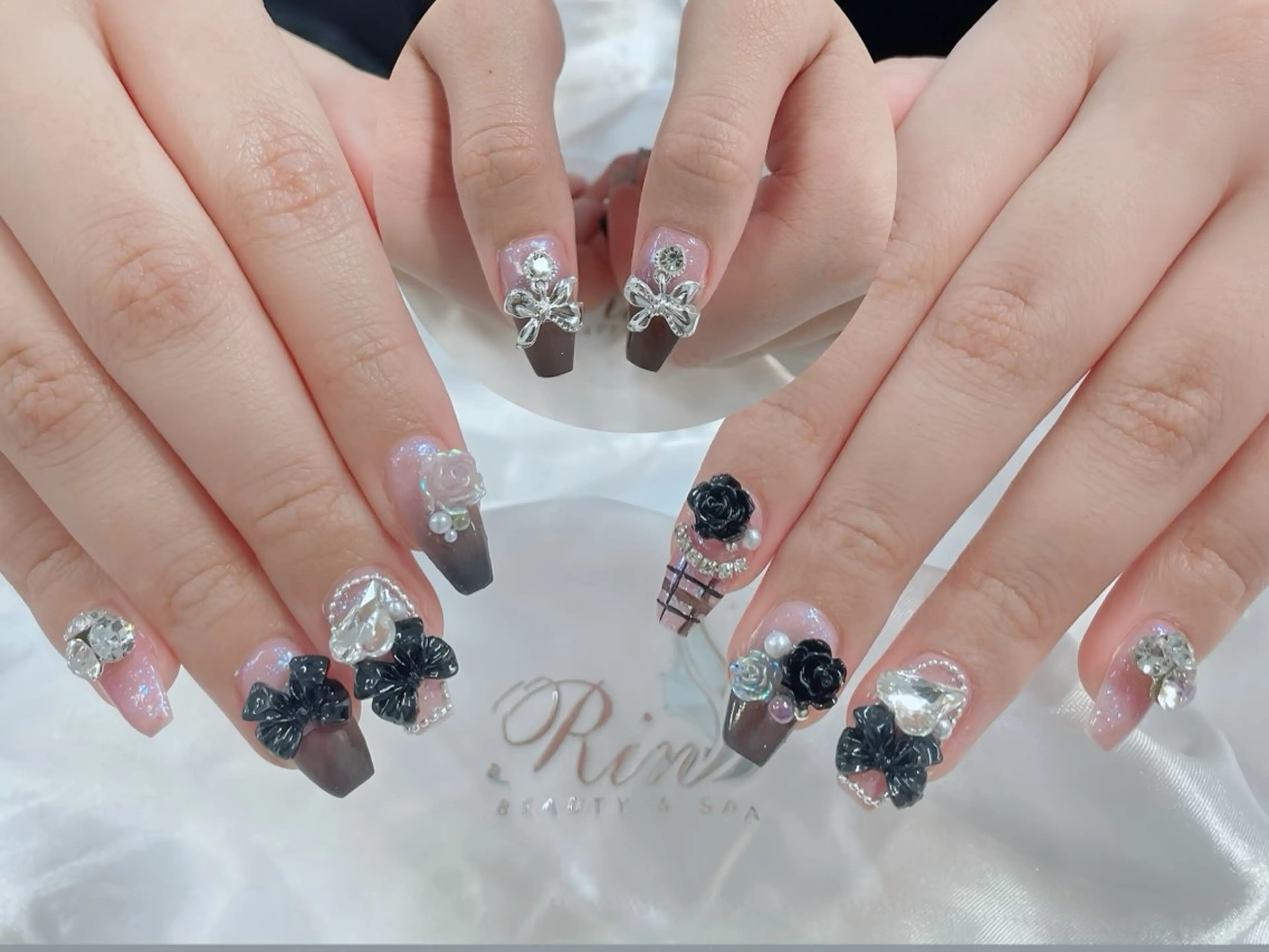 ネイル 成人式 ロングネイル ネイルチップ ハンドネイル Rin Nail 新大久保店のネイルデザイン