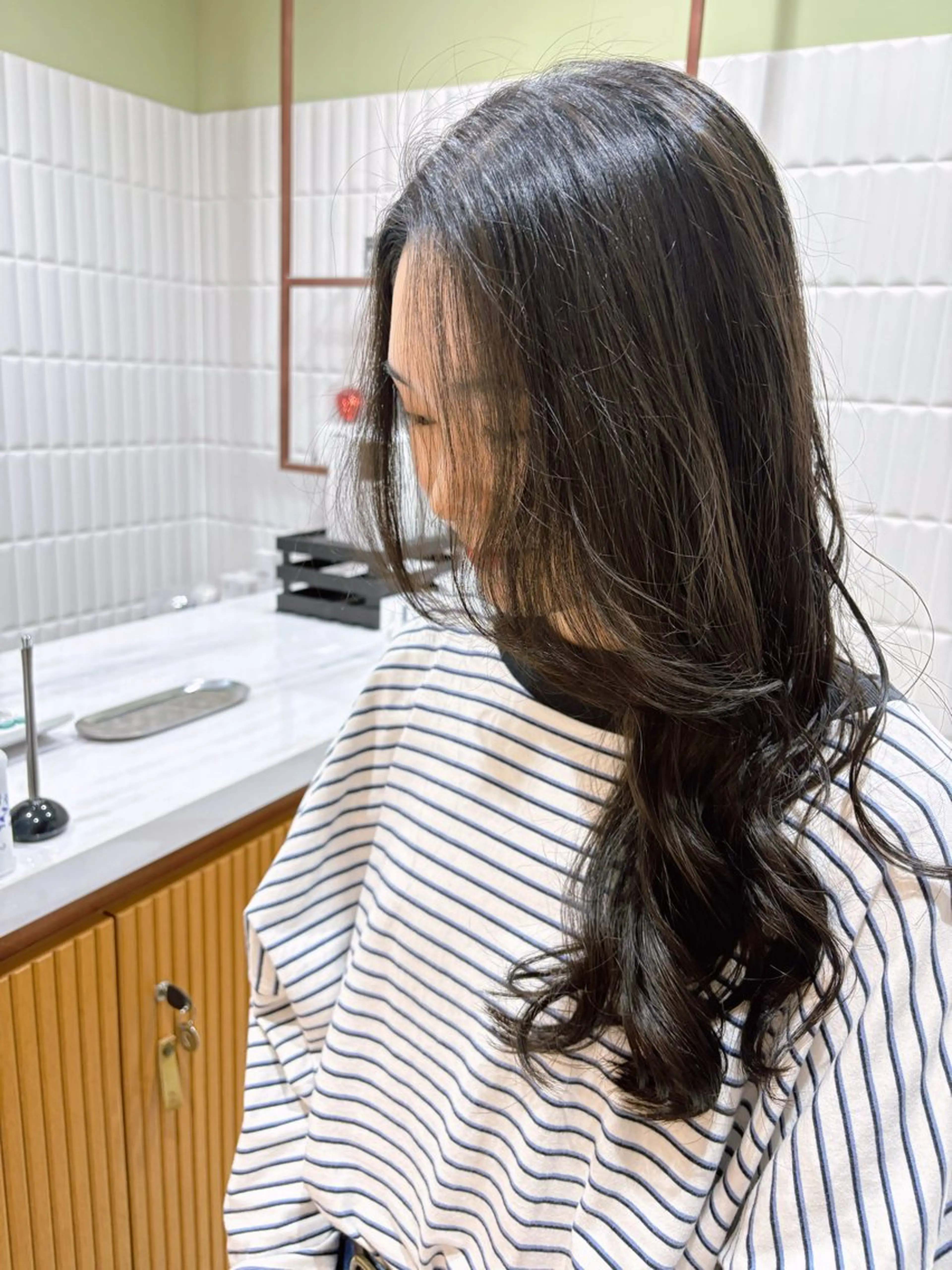 セミロング EIGHT 野々市 イトウミサキのヘアスタイル
