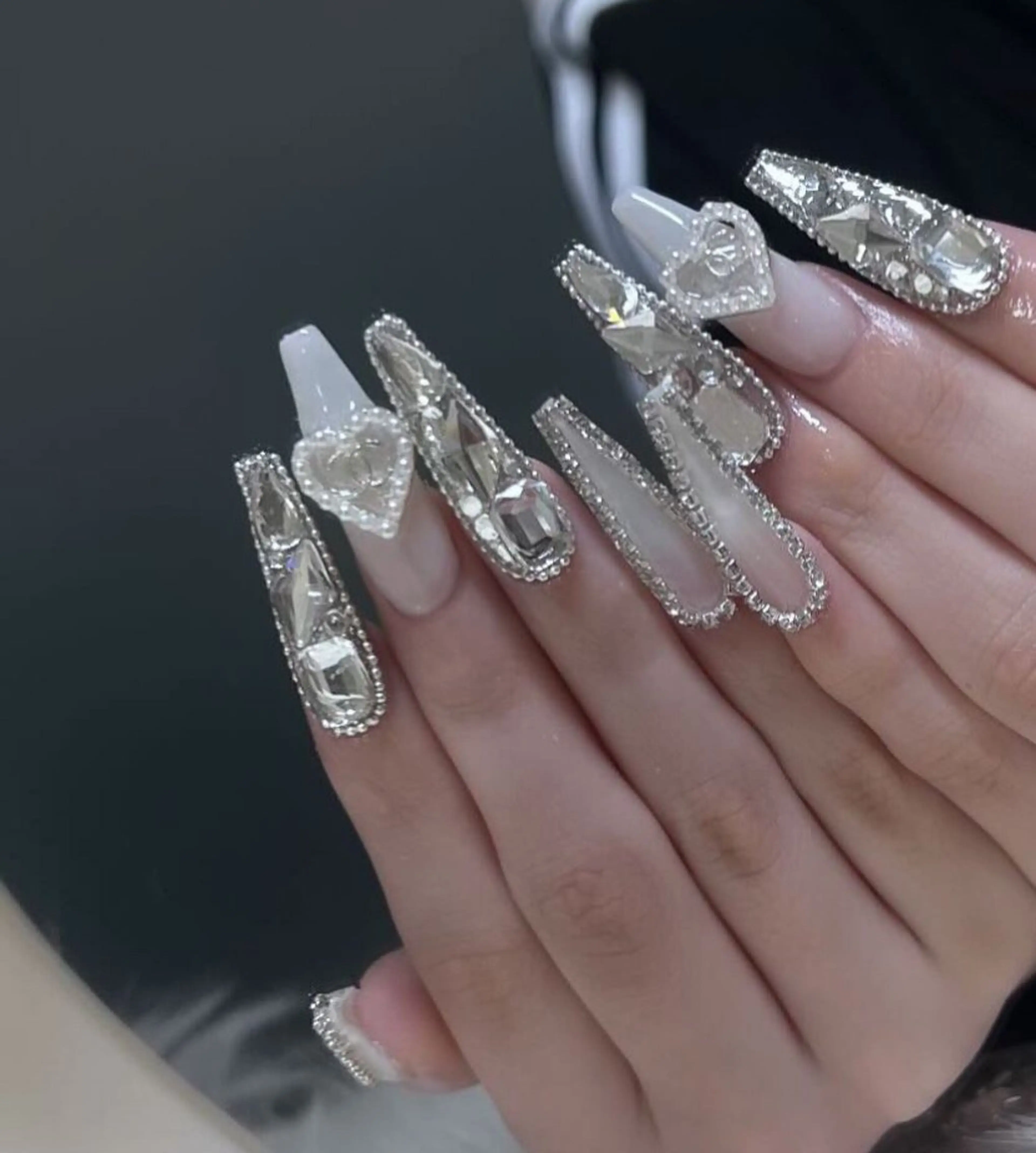 ネイル フレンチネイル ジェルネイル ハロウィン キラキラネイル 韓国ネイル H.baby Nail Salonのネイルデザイン