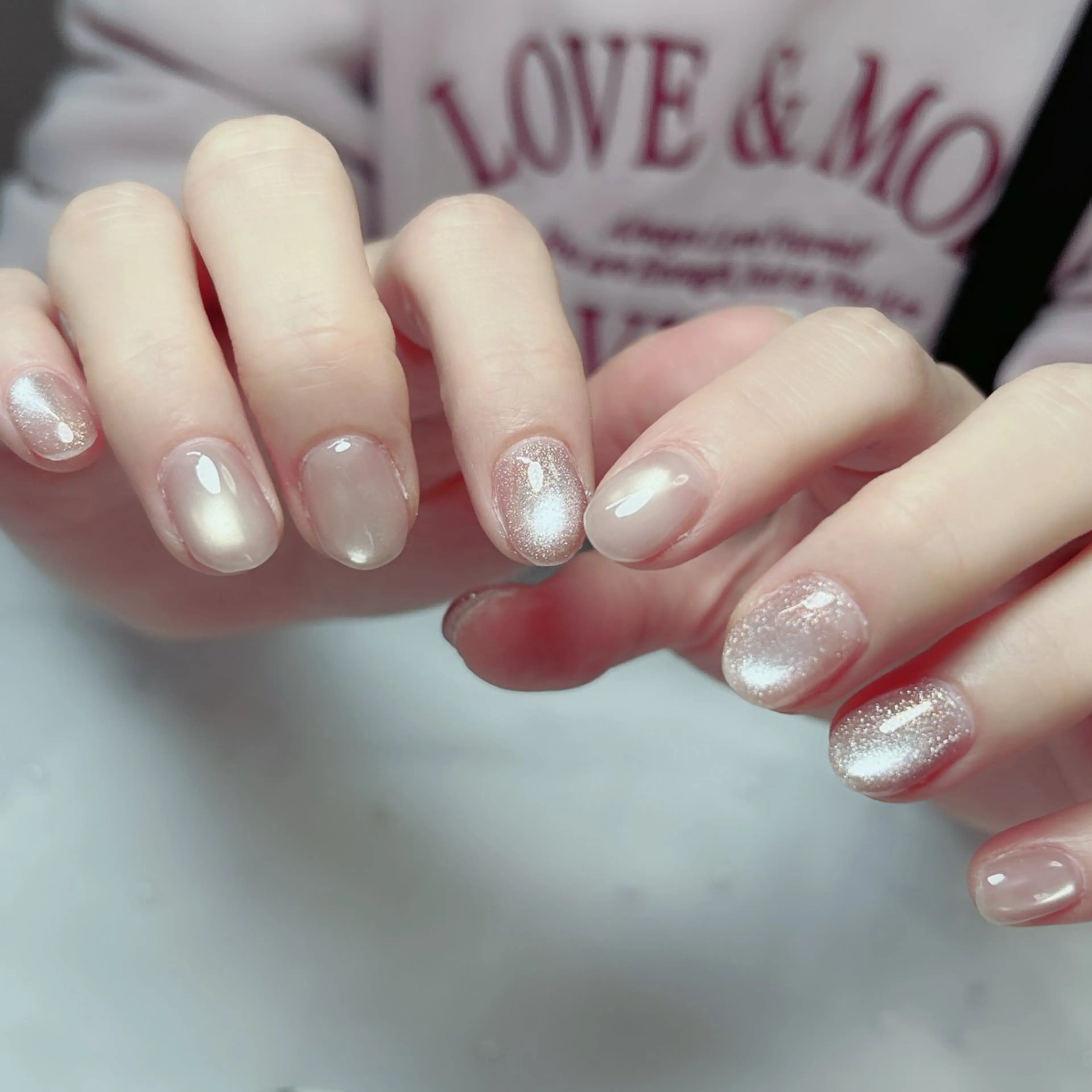 ネイル オーロラネイル フラワーネイル フレンチネイル キラキラネイル ラメ(グリッター) ハンドネイル Cute Tips nailのネイルデザイン