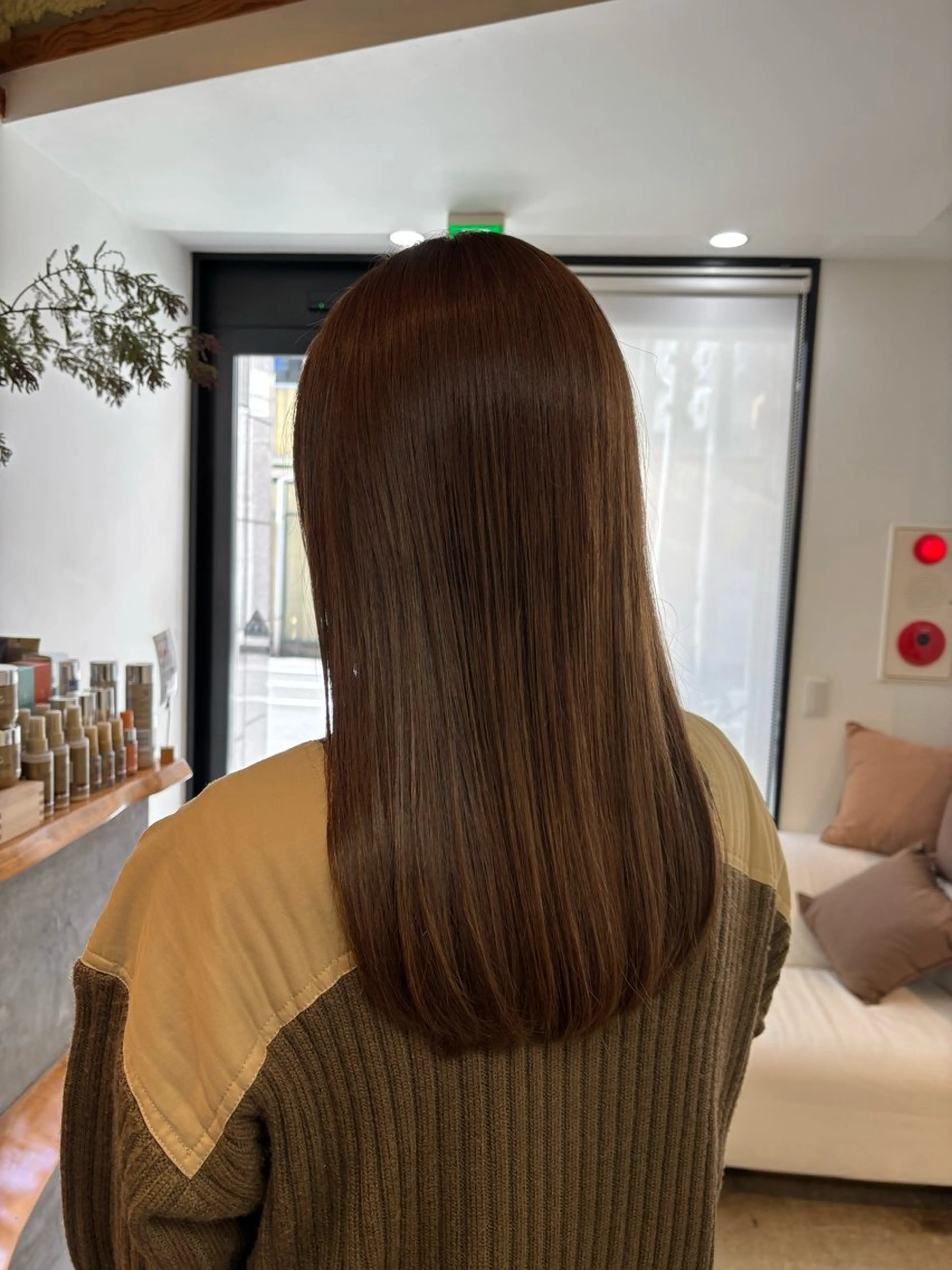 ロング カラー パーマ 安達 咲のヘアスタイル