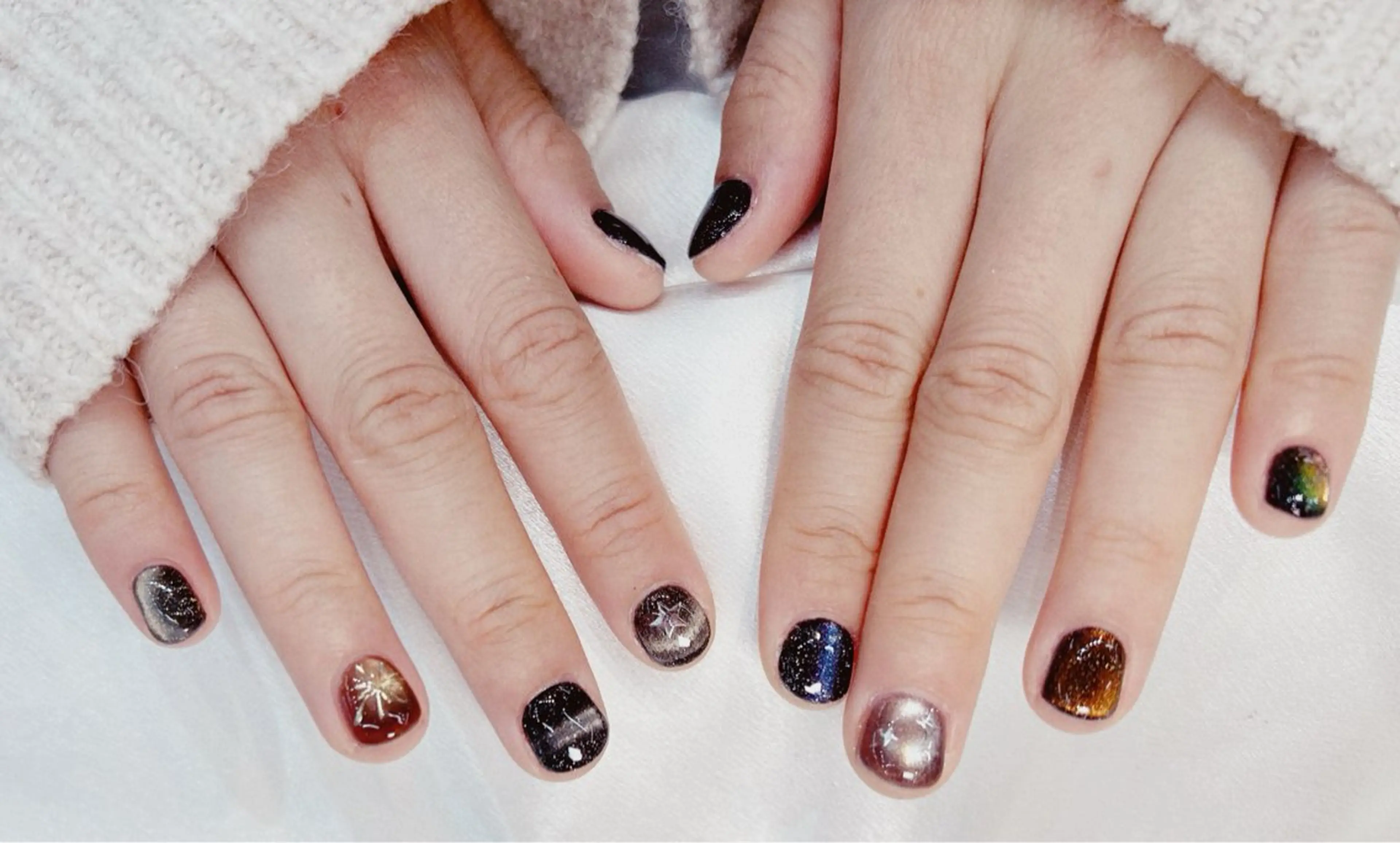 ネイル アートネイル チークネイル 長さ出し フットネイル ジェルネイル ハンドネイル ハンドケア ラッキーネイルサロン 西川口東口店のネイルデザイン